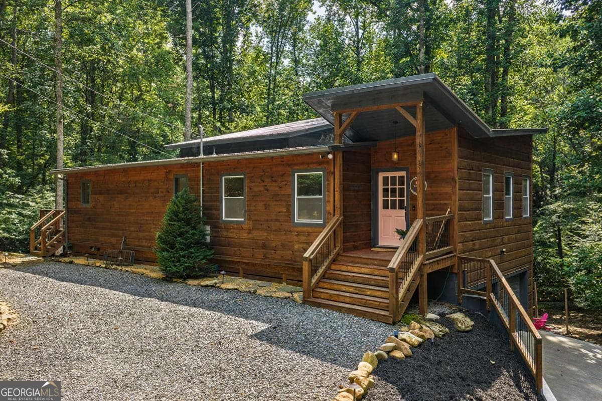 2 bedroom, 2.5 bathroom, 2,013 sq ft cabin,single family residence for sale at 67 Citrine Court 3415, Ellijay, GA 30540 — photo 8