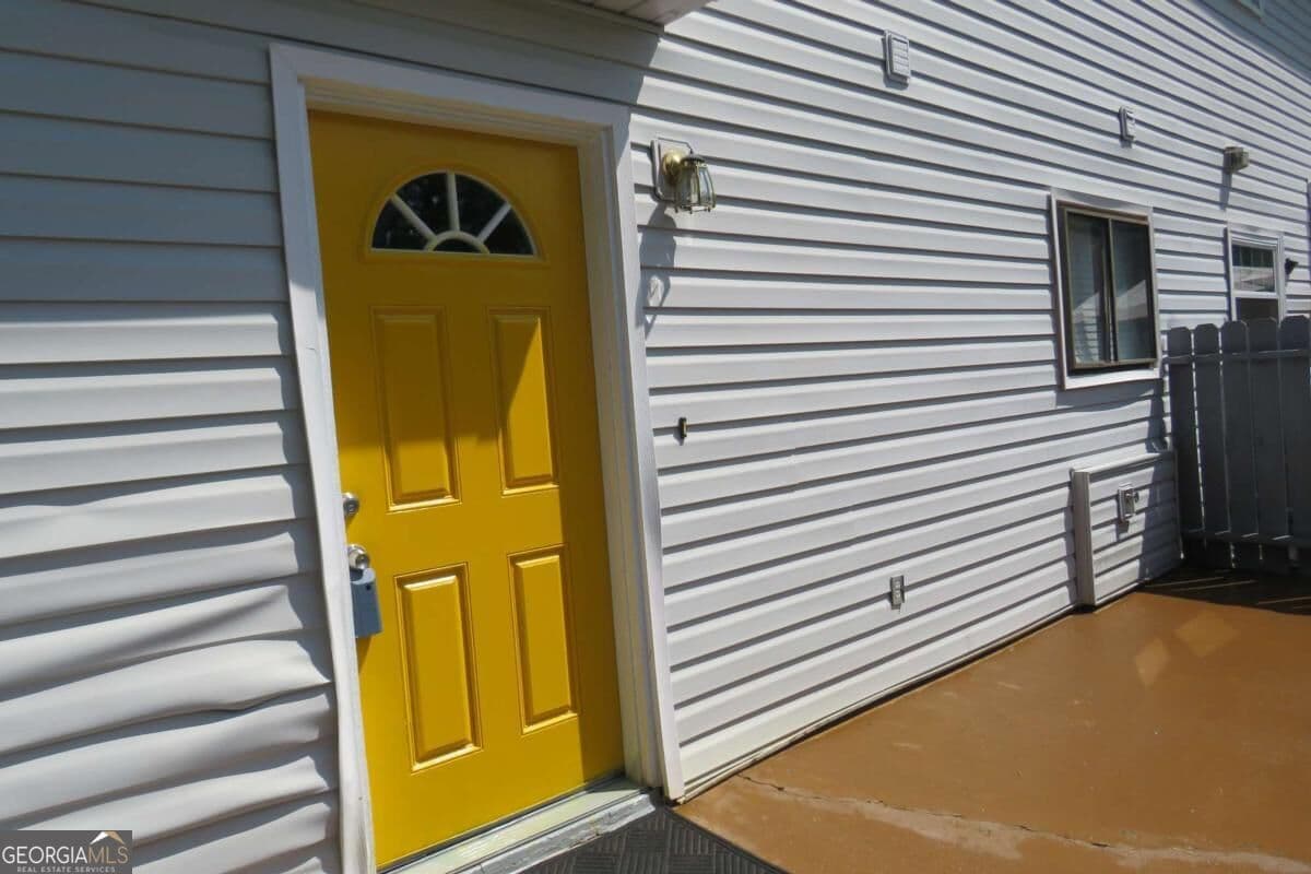 3 bedroom, 2.5 bathroom, 1,440 sq ft townhouse for rent at 22 FAIRVIEW Drive, Jonesboro, GA 30238 for $1,600 a month — photo 2