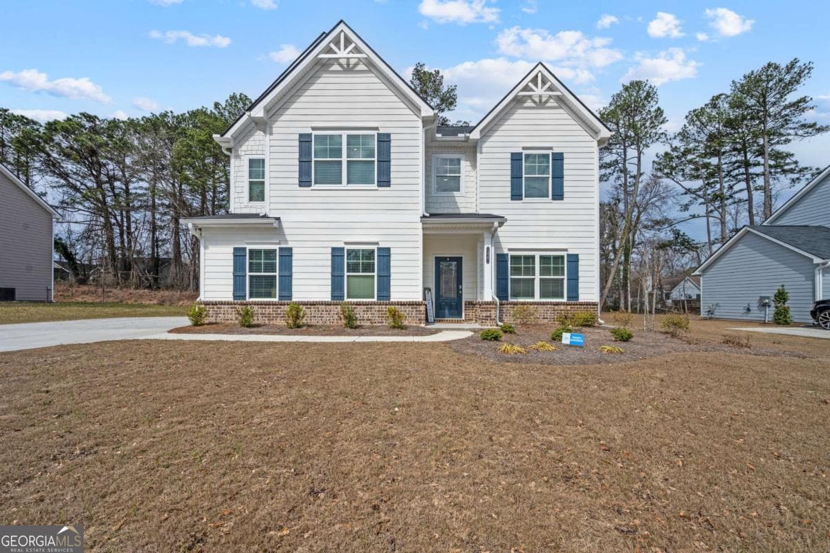 4 bedroom, 2.5 bathroom, 2,667 sq ft single family residence for sale at 1441 Stephens View Drive, Loganville, GA 30052