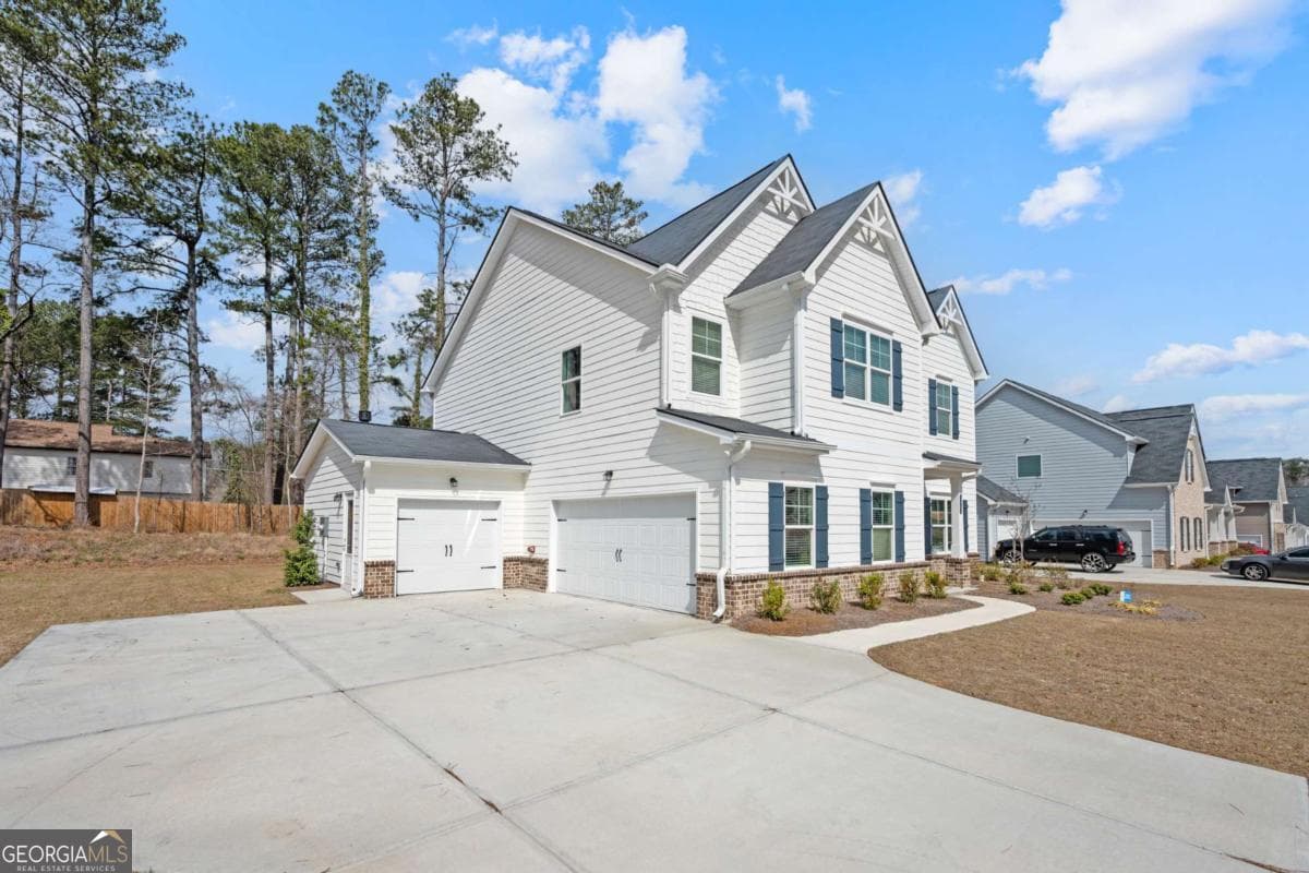 4 bedroom, 2.5 bathroom, 2,667 sq ft single family residence for sale at 1441 Stephens View Drive, Loganville, GA 30052 — photo 5