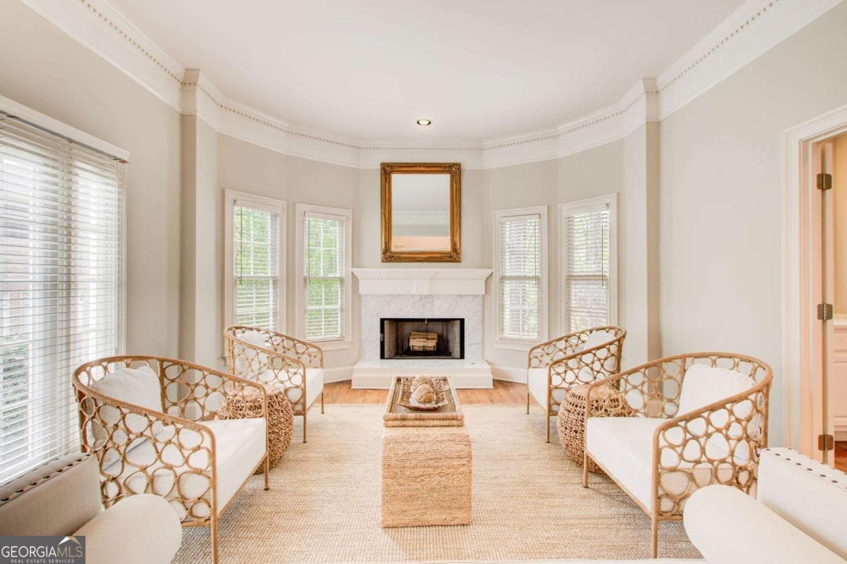 5 bedroom, 4.5 bathroom, 6,605 sq ft single family residence for sale at 940 Waters Reach Court, Alpharetta, GA 30022 — photo 5