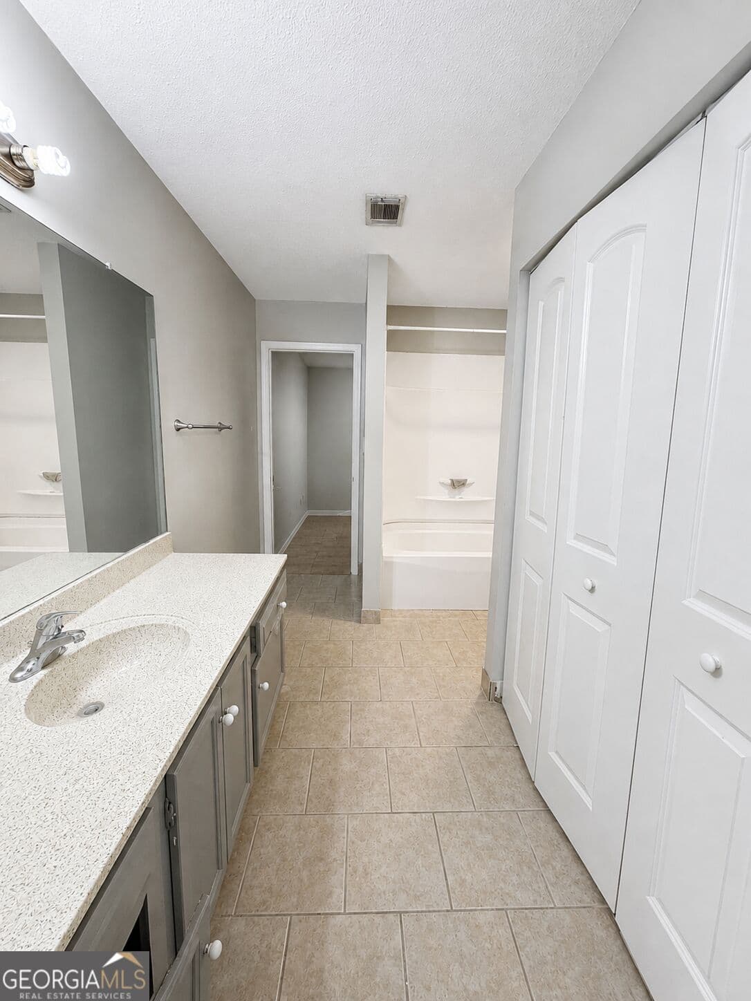 2 bedroom, 2 bathroom, 1,462 sq ft condominium for sale at 24314 Plantation Drive 314, Atlanta, GA 30324 — photo 6