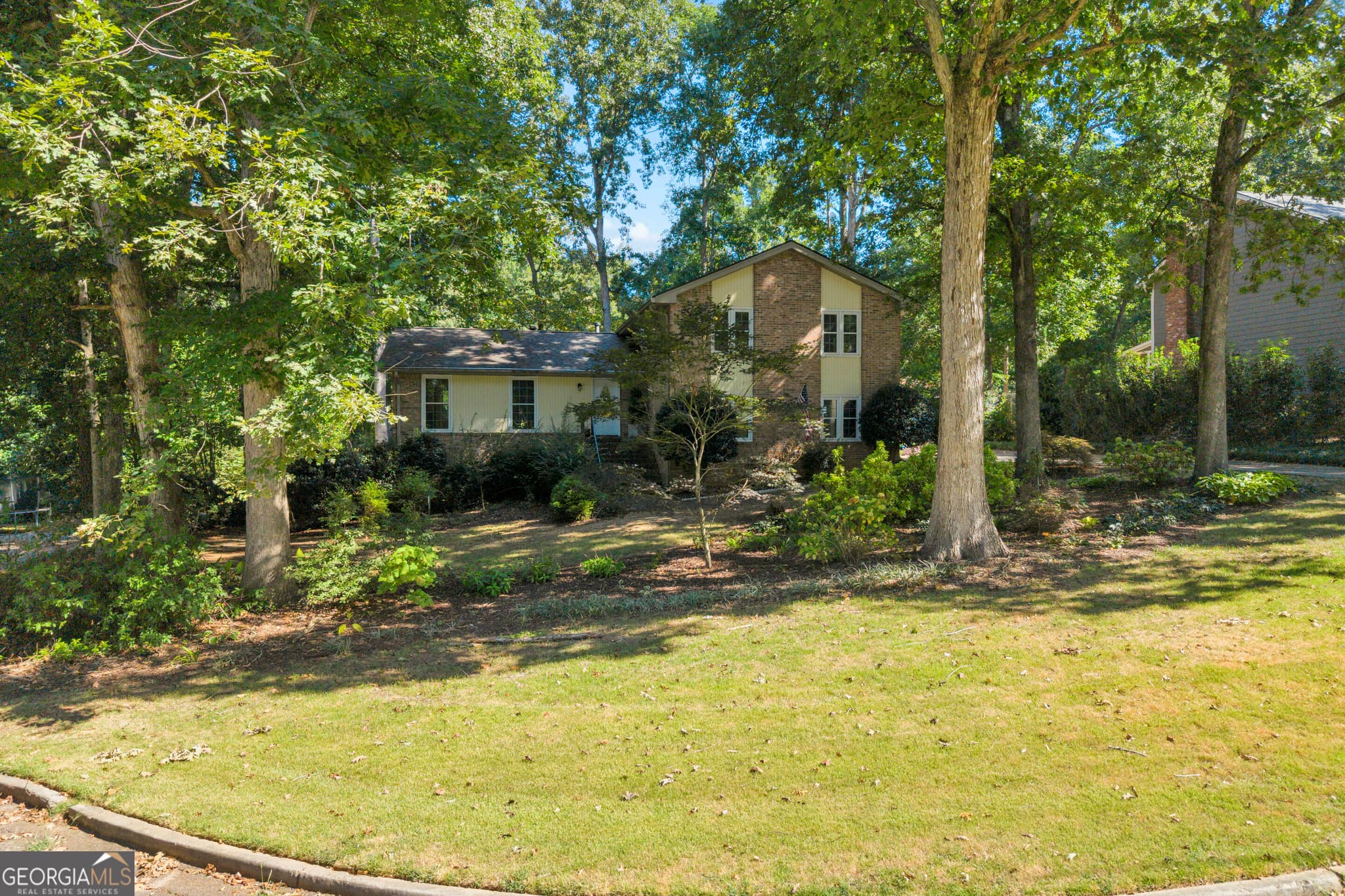 4 bedroom, 2.5 bathroom, 2,312 sq ft single family residence for sale at 832 Sweet Briar Lane, Conyers, GA 30094 — photo 7