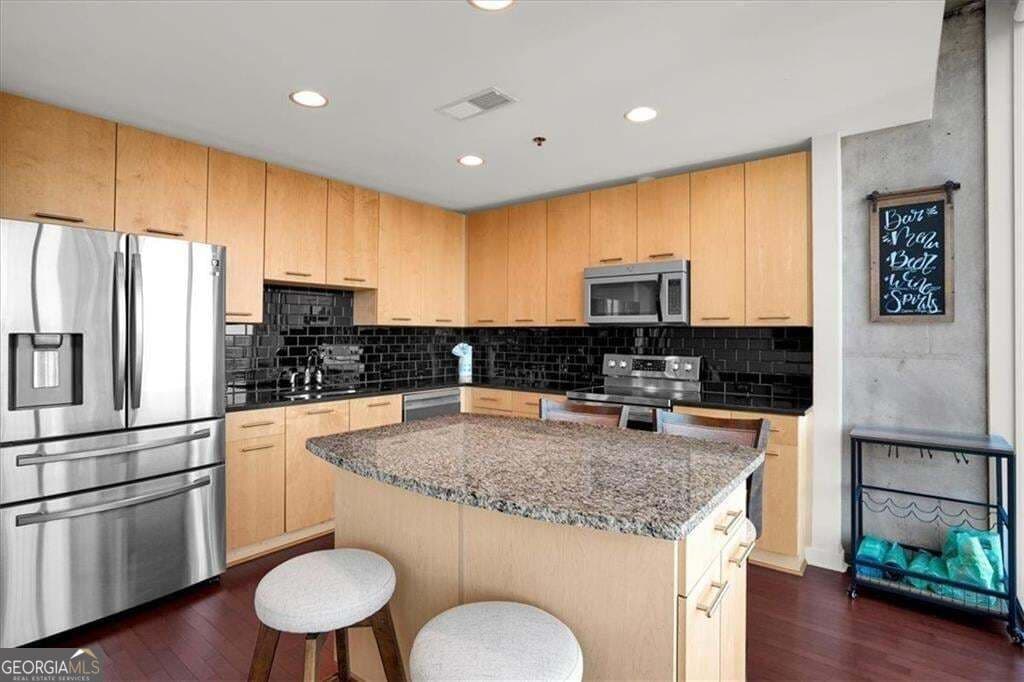 1 bedroom, 1 bathroom, 789 sq ft condominium for sale at 3324 Peachtree Road 1307, Atlanta, GA 30326 — photo 5