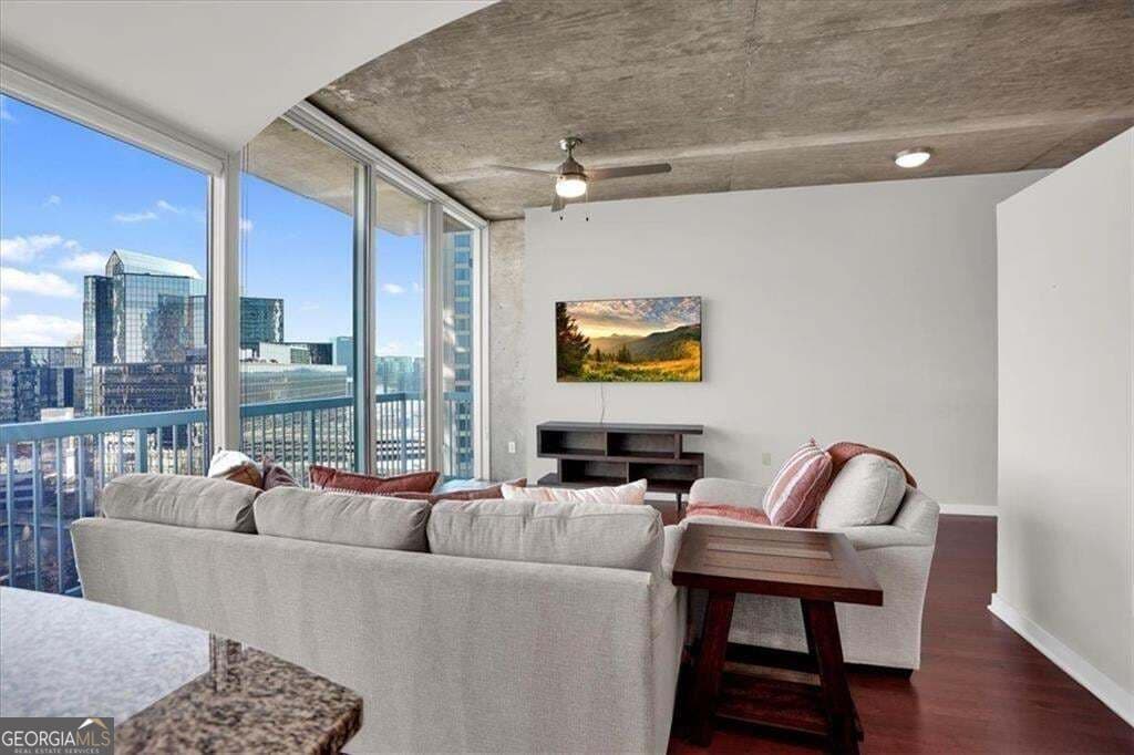 1 bedroom, 1 bathroom, 789 sq ft condominium for sale at 3324 Peachtree Road 1307, Atlanta, GA 30326 — photo 8