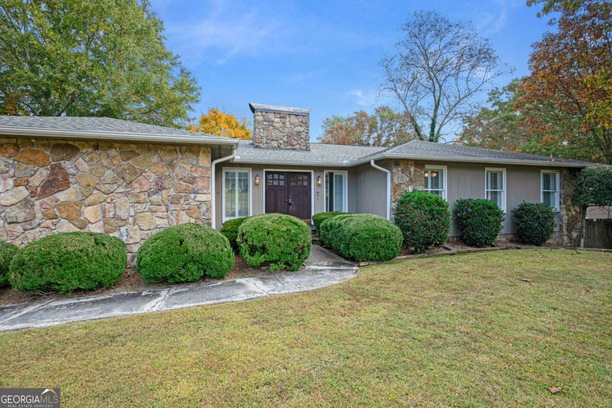 6 bedroom, 3.5 bathroom, 5,196 sq ft single family residence for sale at 127 Windsor Drive, Calhoun, GA 30701 — photo 8