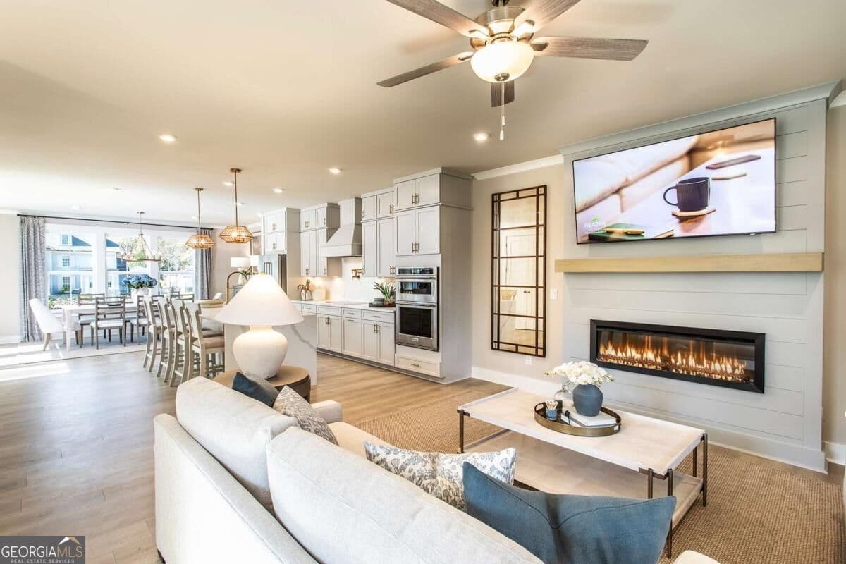 3 bedroom, 3.5 bathroom, 2,421 sq ft townhouse for sale at 117 Bridgecrest Road, Roswell, GA 30075 — photo 5