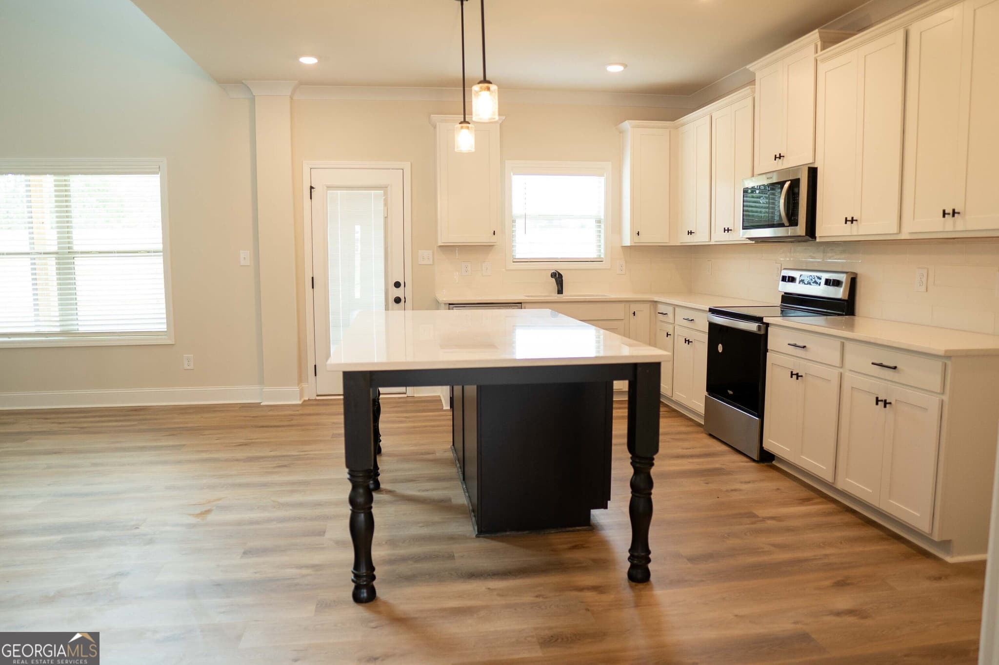 5 bedroom, 3.5 bathroom, 2,795 sq ft single family residence for sale at 126 Bluecoat Trail, Byron, GA 31008 — photo 7
