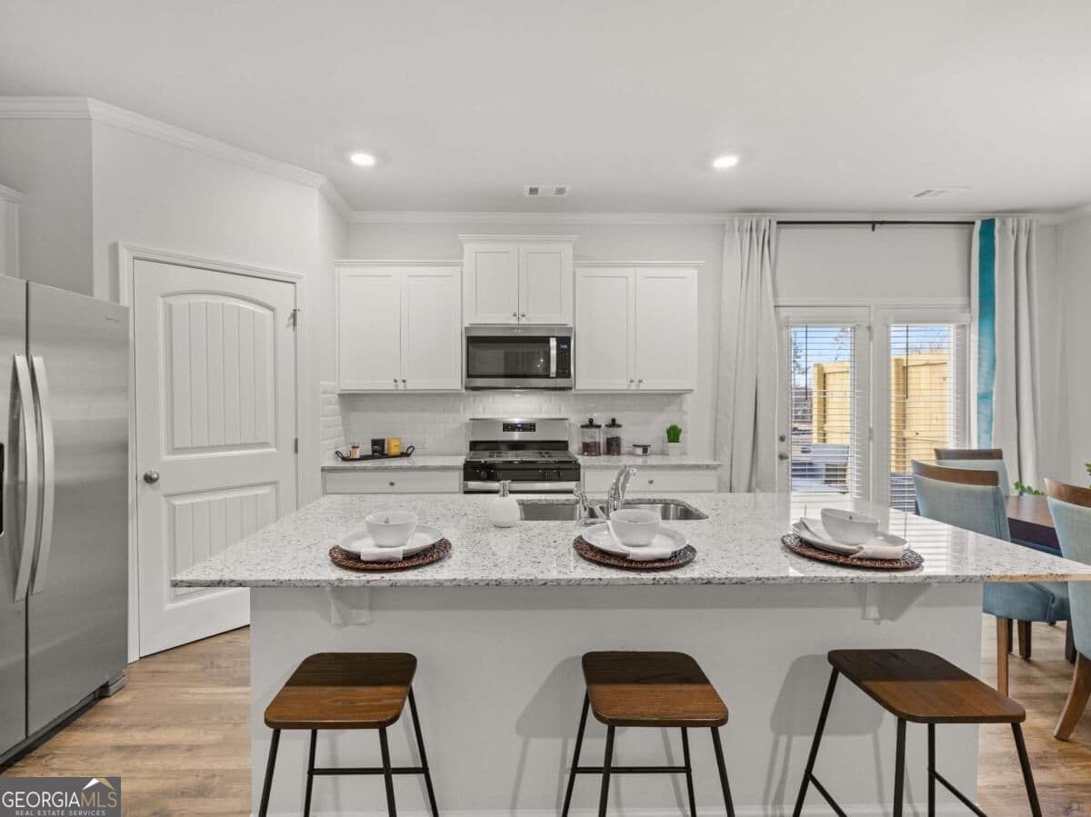 4 bedroom, 2.5 bathroom, 2,125 sq ft townhouse for sale at 4810 Guava Trace, Acworth, GA 30101 — photo 3