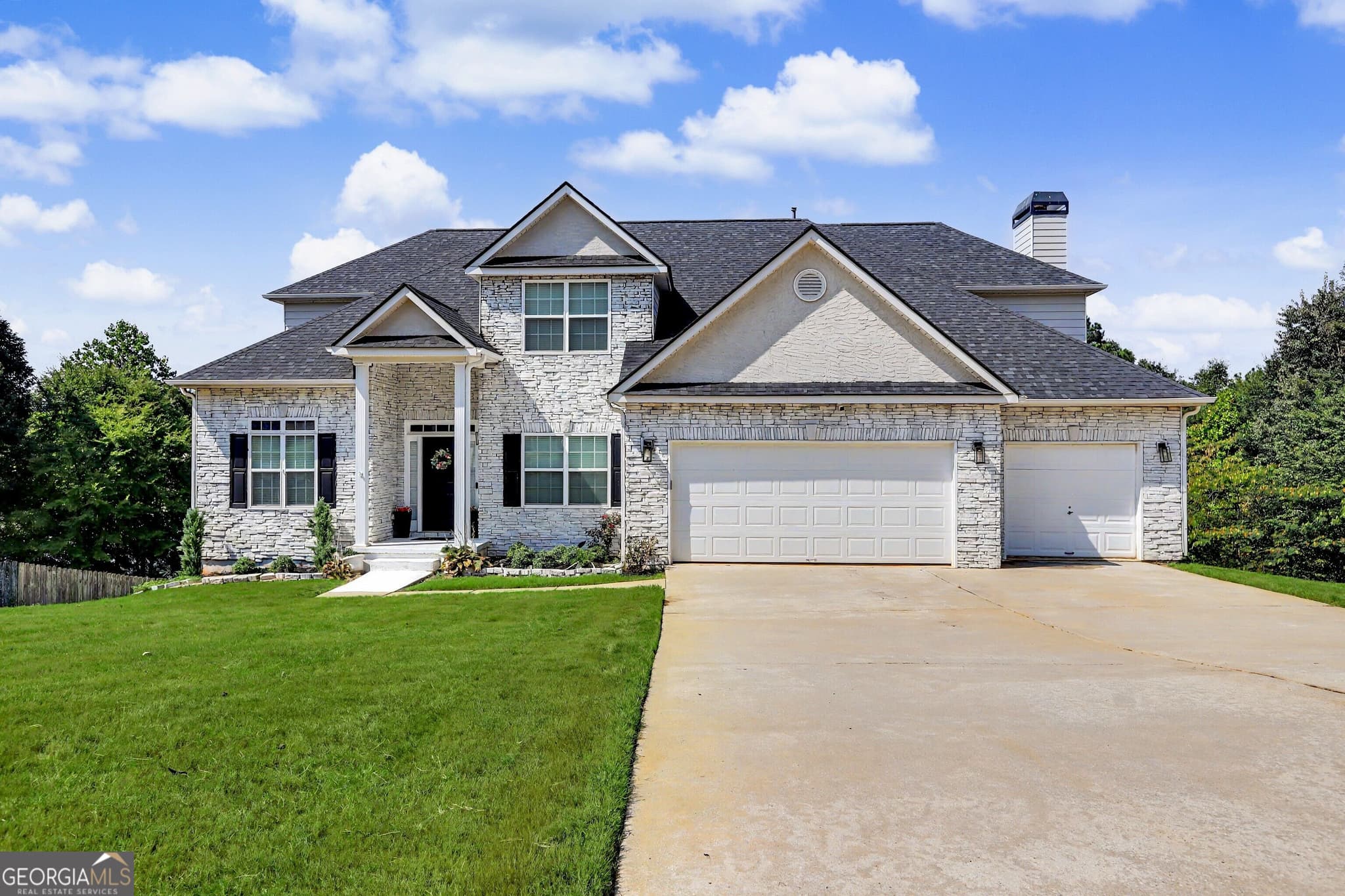 5 bedroom, 3.5 bathroom, 4,363 sq ft single family residence for sale at 2048 Reserve Parkway, Mcdonough, GA 30253 — photo 2