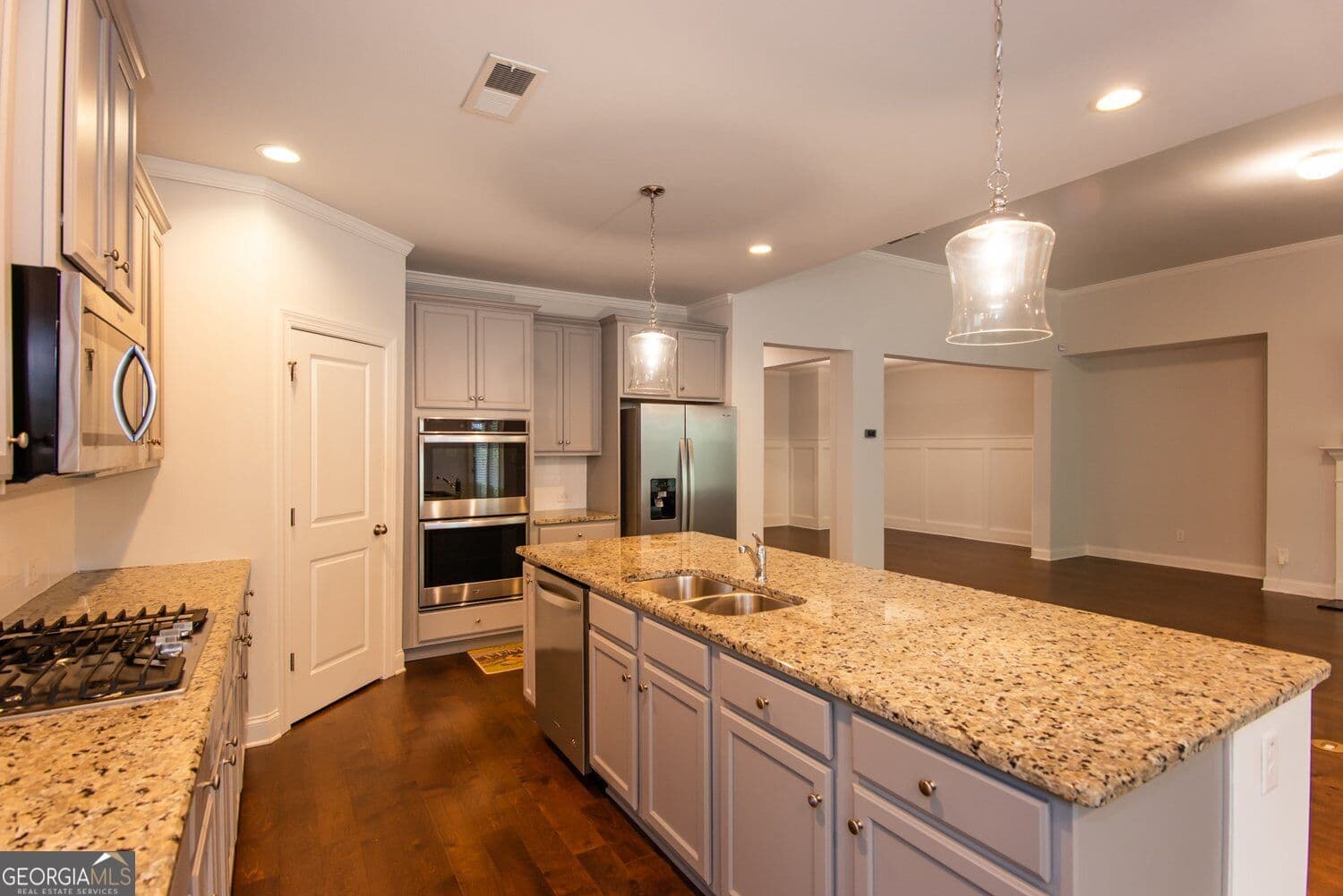 3 bedroom, 2.5 bathroom, 2,950 sq ft single family residence for sale at 3727 Wartrace Drive, Atlanta, GA 30331 — photo 4