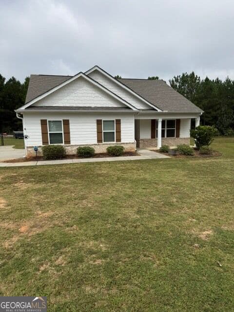 3 bedroom, 2 bathroom, 1,407 sq ft single family residence for sale at 158 Meadowbrooke Drive, Milner, GA 30257 — photo 1 of 24