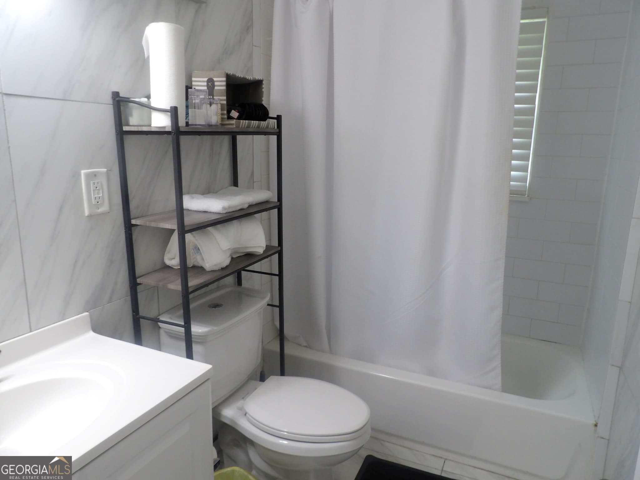 3 bedroom, 1.5 bathroom, 1,056 sq ft single family residence for rent at 335 Bay Creek Road, Loganville, GA 30052 for $1,750 a month — photo 8