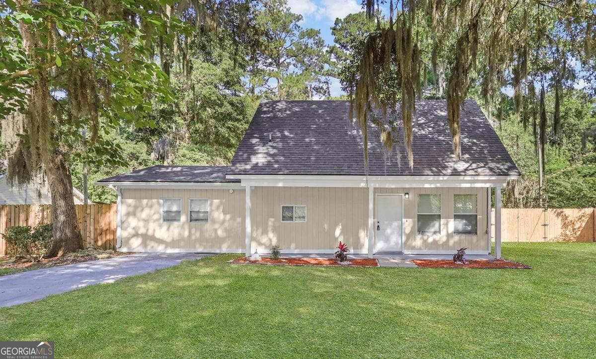 3 bedroom, 2 bathroom, 1,814 sq ft single family residence under contract at 539 Pine Avenue, Midway, GA 31320