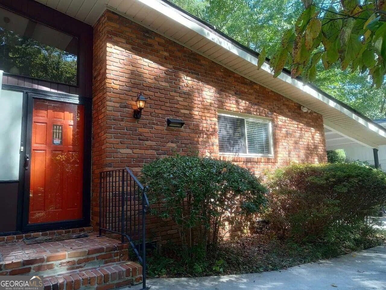 4 bedroom, 3 bathroom, 190 sq ft single family residence for rent at 1224 Poplar Grove Drive, Atlanta, GA 30306 for $3,850 a month — photo 2