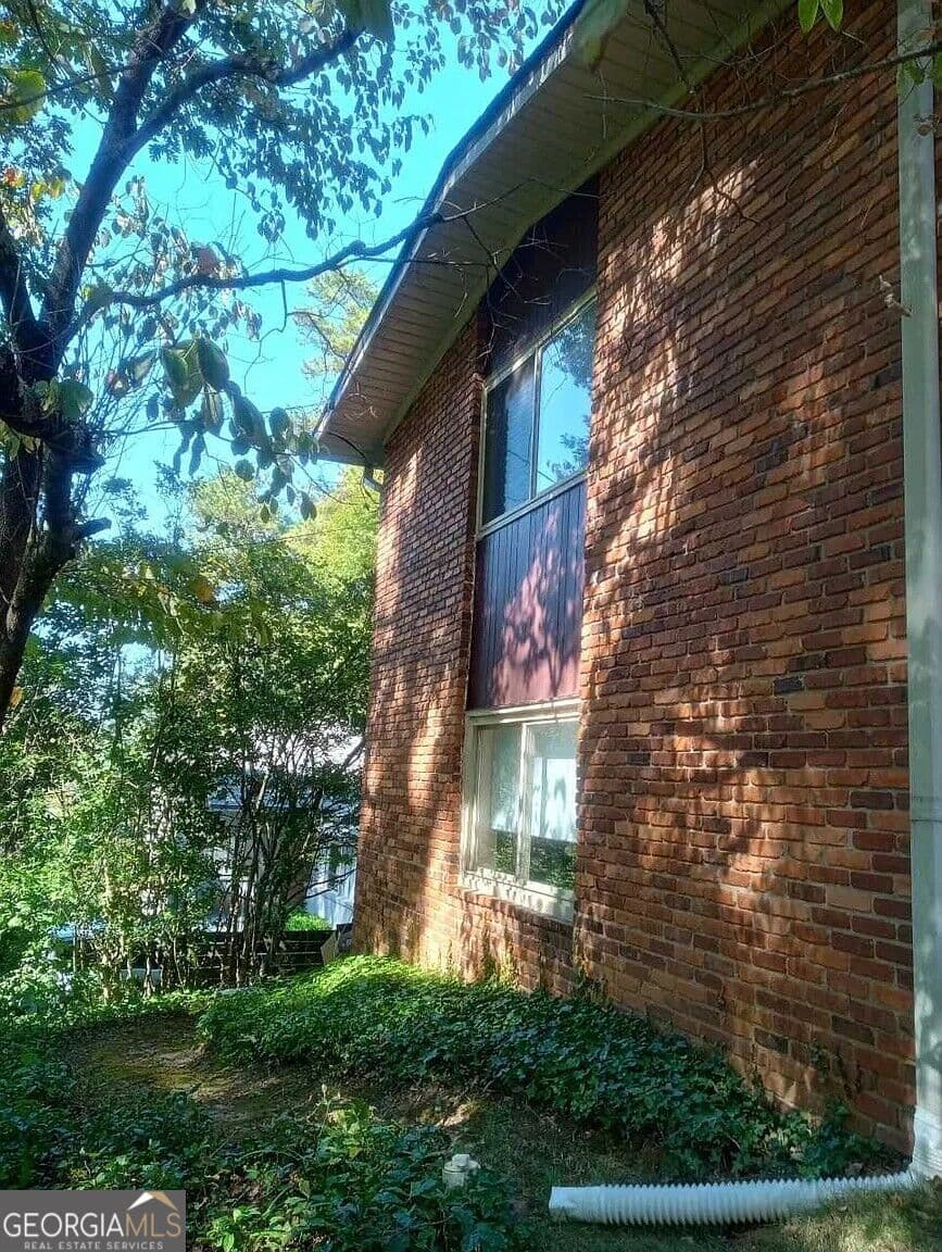 4 bedroom, 3 bathroom, 190 sq ft single family residence for rent at 1224 Poplar Grove Drive, Atlanta, GA 30306 for $3,850 a month — photo 3