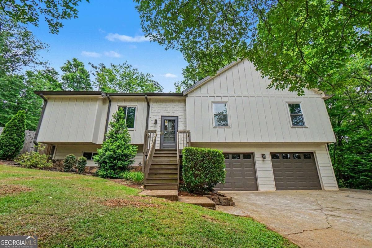 4 bedroom, 3 bathroom, 2,147 sq ft single family residence sold at 2708 Hawk Drive, Marietta, GA 30066