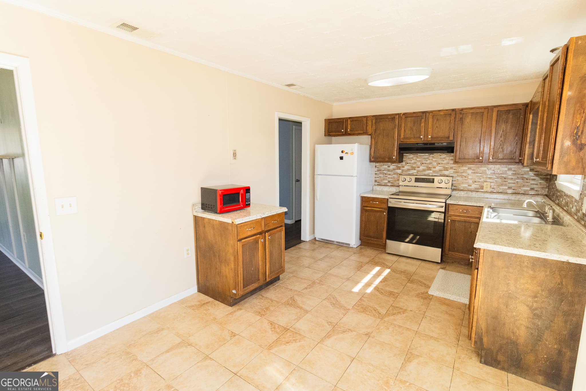 3 bedroom, 1 bathroom, 1,280 sq ft single family residence for rent at 104 President Circle, Statesboro, GA 30458 for $1,425 a month — photo 6