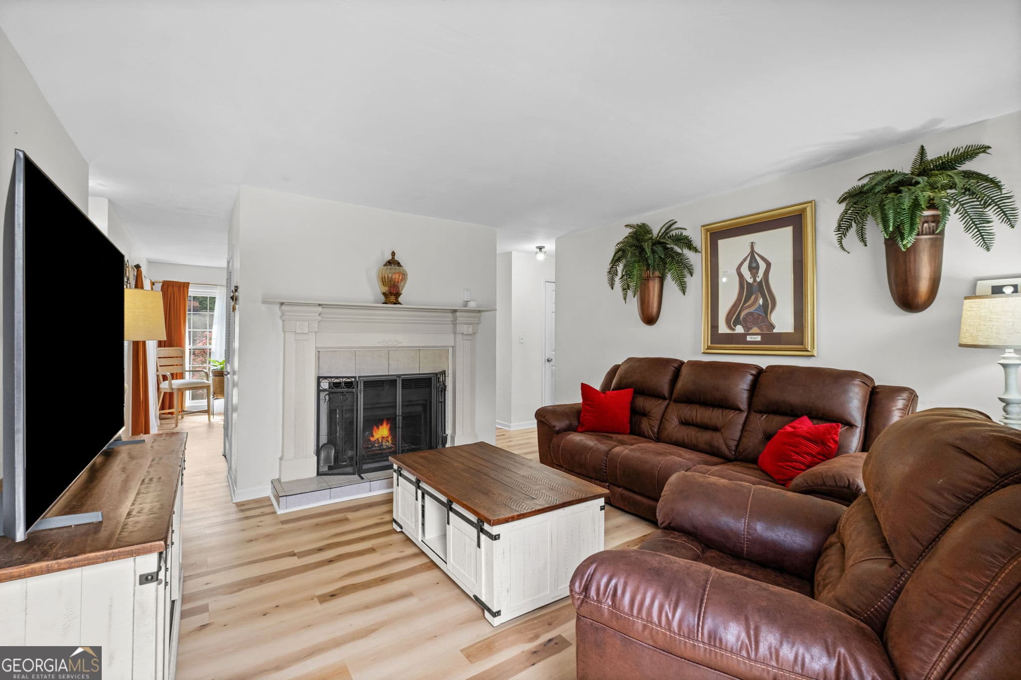 2 bedroom, 2 bathroom, 1,059 sq ft condominium for sale at 1166 Booth Road 209, Marietta, GA 30008 — photo 3