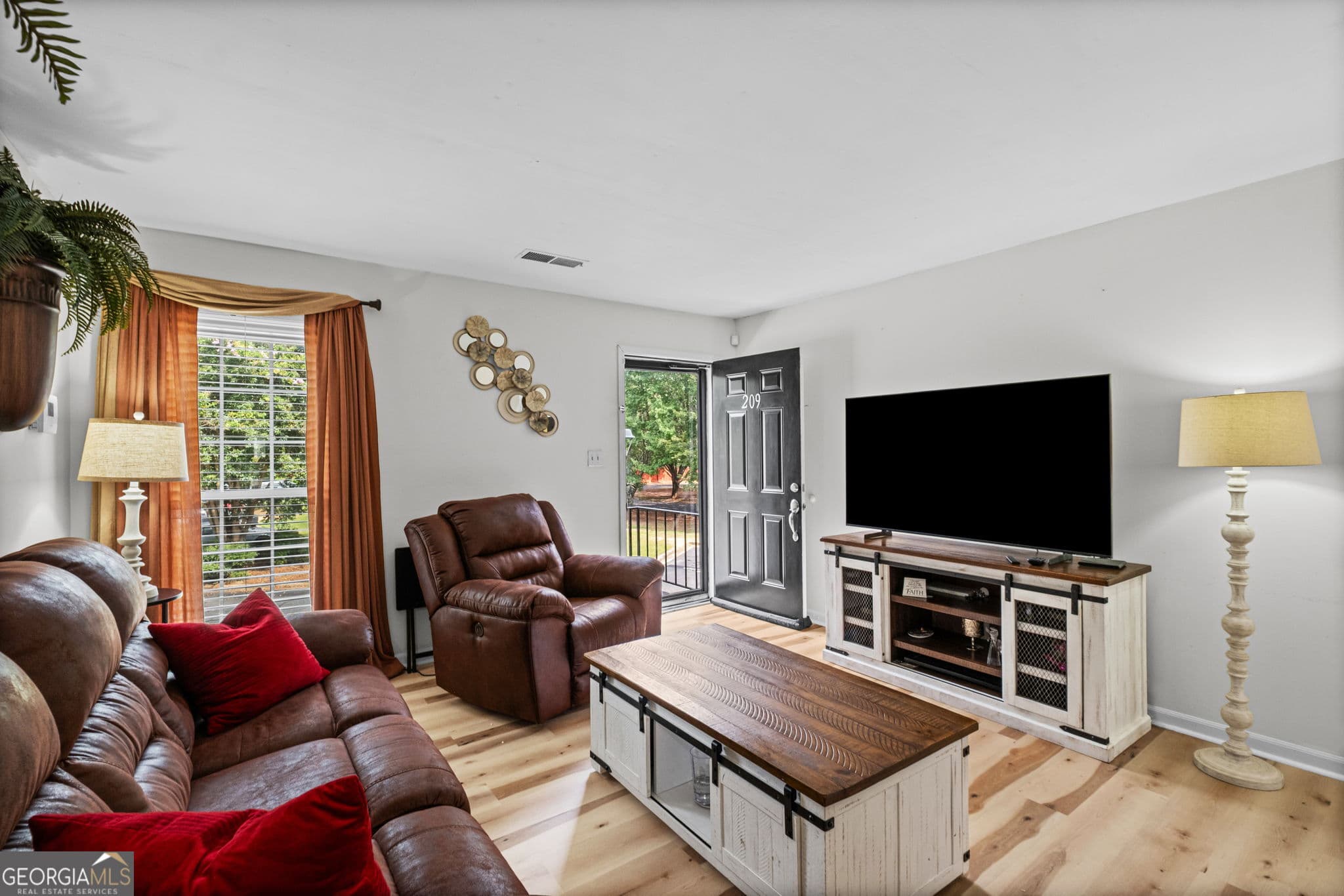 2 bedroom, 2 bathroom, 1,059 sq ft condominium for sale at 1166 Booth Road 209, Marietta, GA 30008 — photo 5