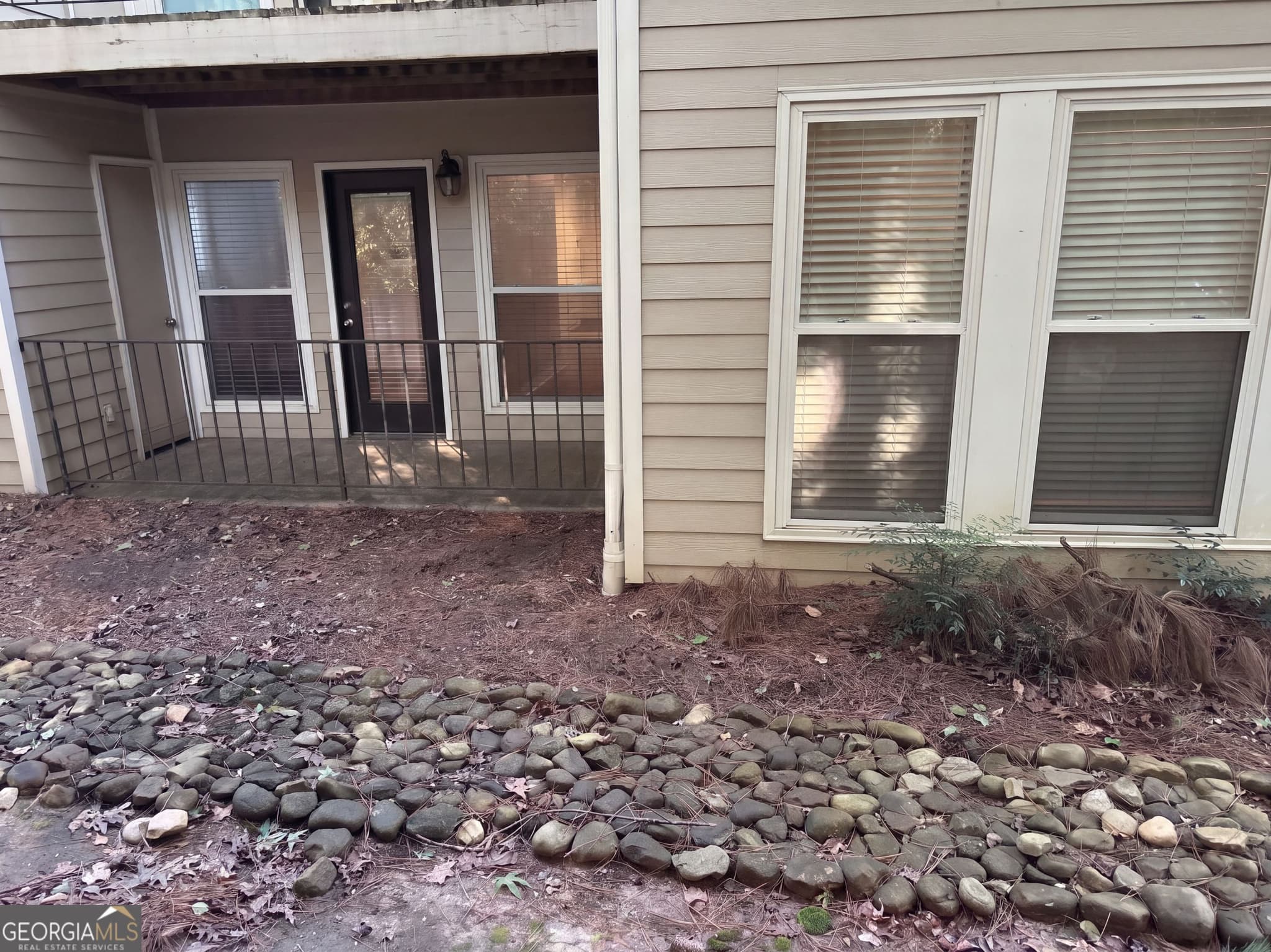 2 bedroom, 2 bathroom, 1,157 sq ft condominium for sale at 1113 Lake Pointe Circle, Roswell, GA 30075 — photo 5