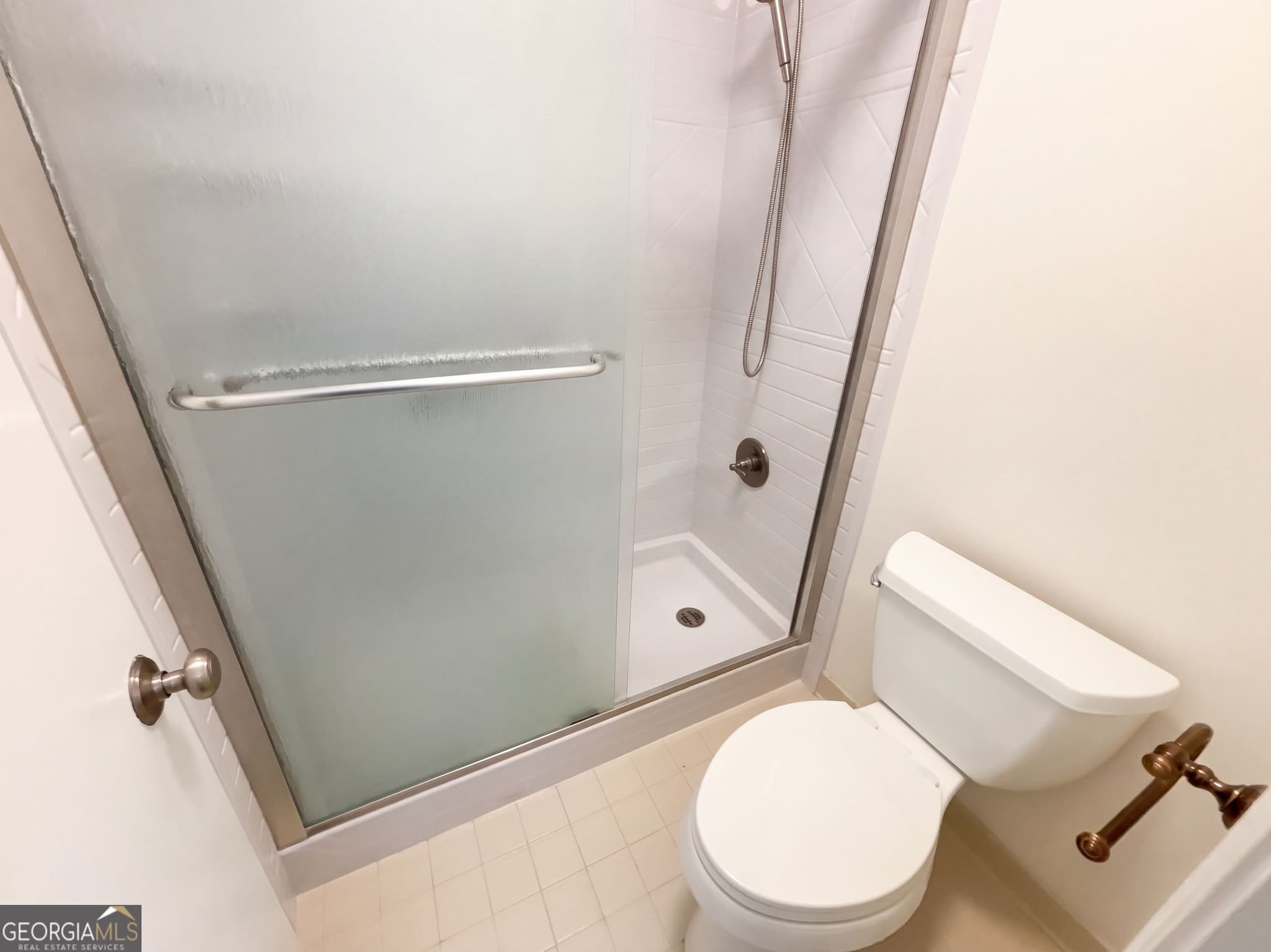2 bedroom, 2 bathroom, 1,157 sq ft condominium for sale at 1113 Lake Pointe Circle, Roswell, GA 30075 — photo 9