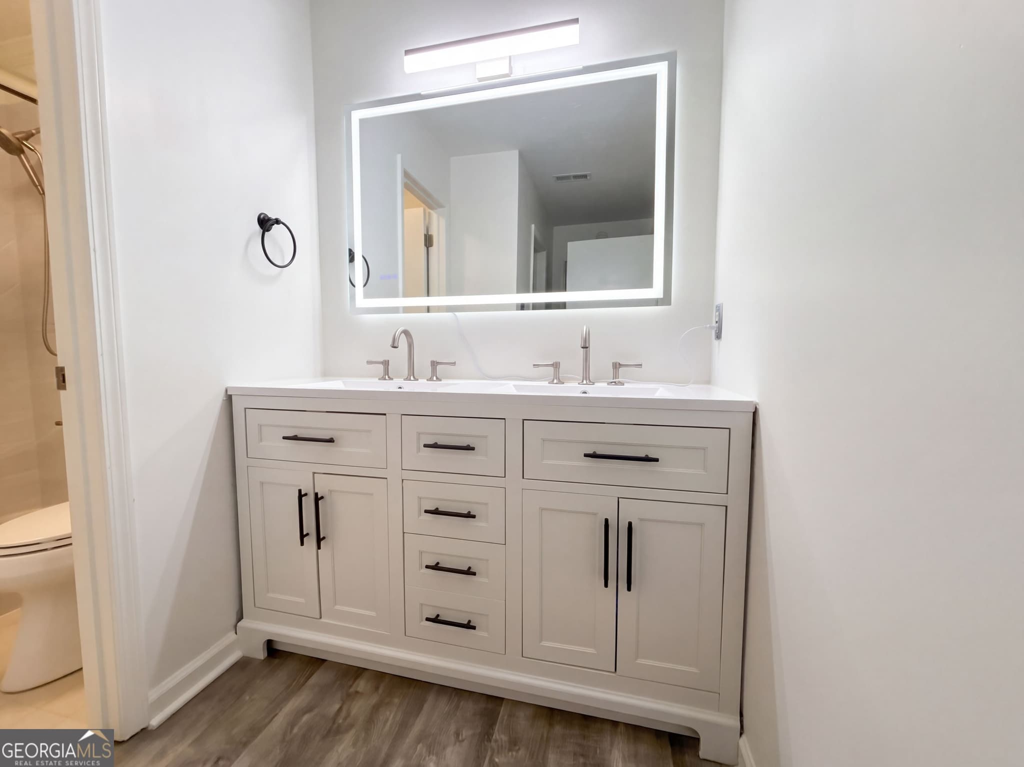 2 bedroom, 2 bathroom, 1,157 sq ft condominium for sale at 1113 Lake Pointe Circle, Roswell, GA 30075 — photo 8