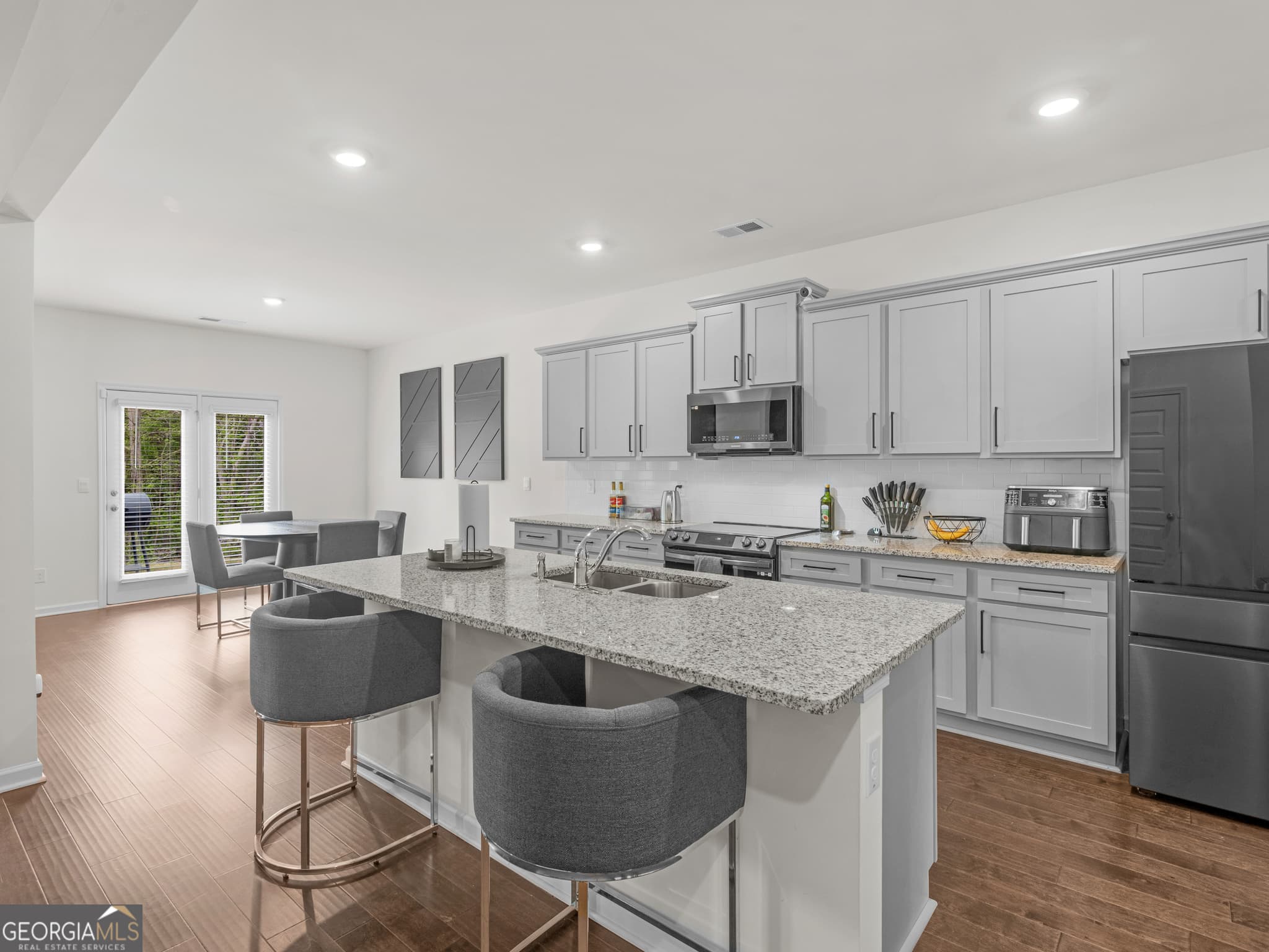 5 bedroom, 3 bathroom, 3,332 sq ft single family residence for sale at 368 Noblewood Drive, Mcdonough, GA 30252 — photo 8