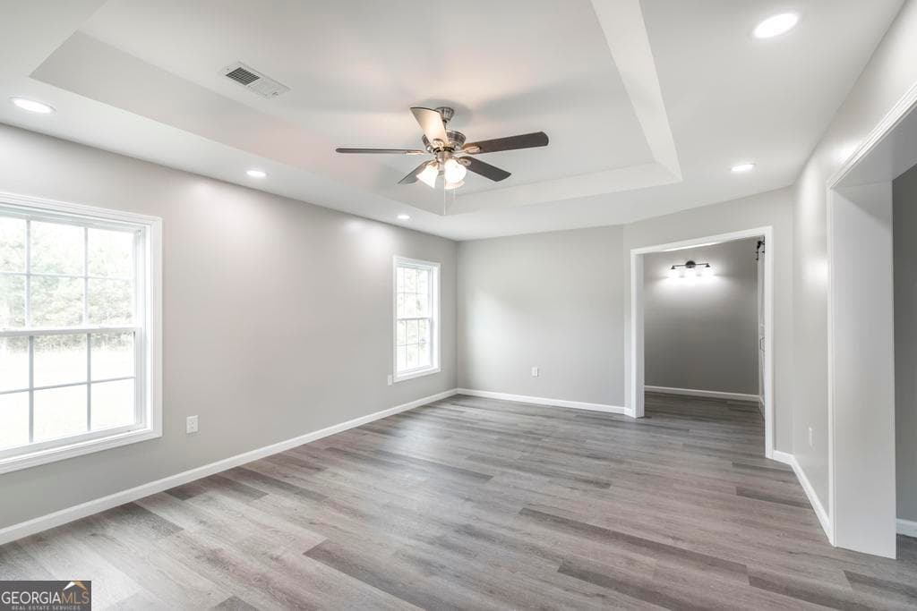 5 bedroom, 3 bathroom, 3,388 sq ft single family residence for sale at 330 Lennox Road, Dublin, GA 31021 — photo 6