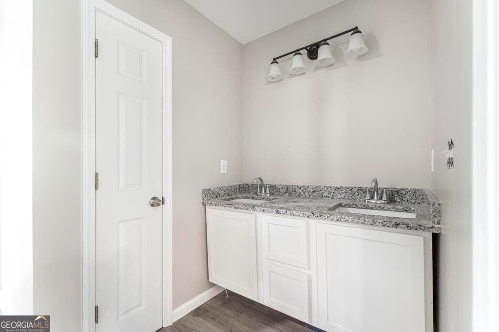 5 bedroom, 3 bathroom, 3,388 sq ft single family residence for sale at 330 Lennox Road, Dublin, GA 31021 — photo 7