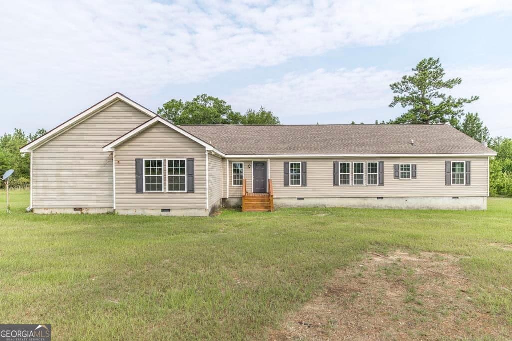5 bedroom, 3 bathroom, 3,388 sq ft single family residence for sale at 330 Lennox Road, Dublin, GA 31021 — photo 1 of 34