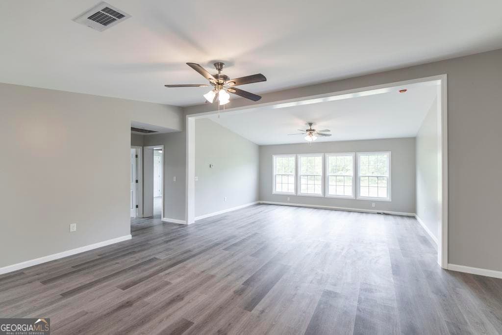 5 bedroom, 3 bathroom, 3,388 sq ft single family residence for sale at 330 Lennox Road, Dublin, GA 31021 — photo 5
