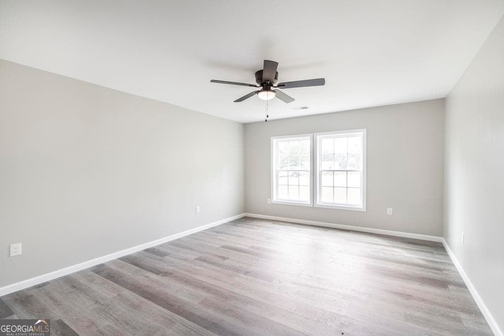5 bedroom, 3 bathroom, 3,388 sq ft single family residence for sale at 330 Lennox Road, Dublin, GA 31021 — photo 10