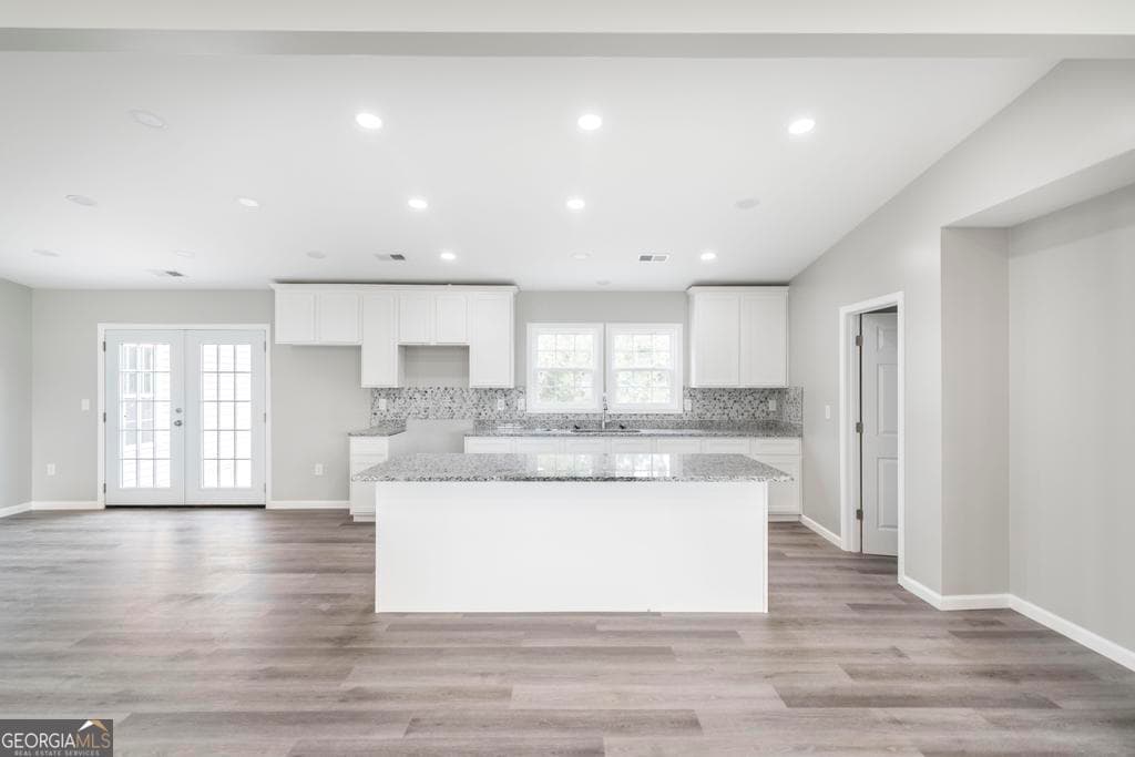 5 bedroom, 3 bathroom, 3,388 sq ft single family residence for sale at 330 Lennox Road, Dublin, GA 31021 — photo 4