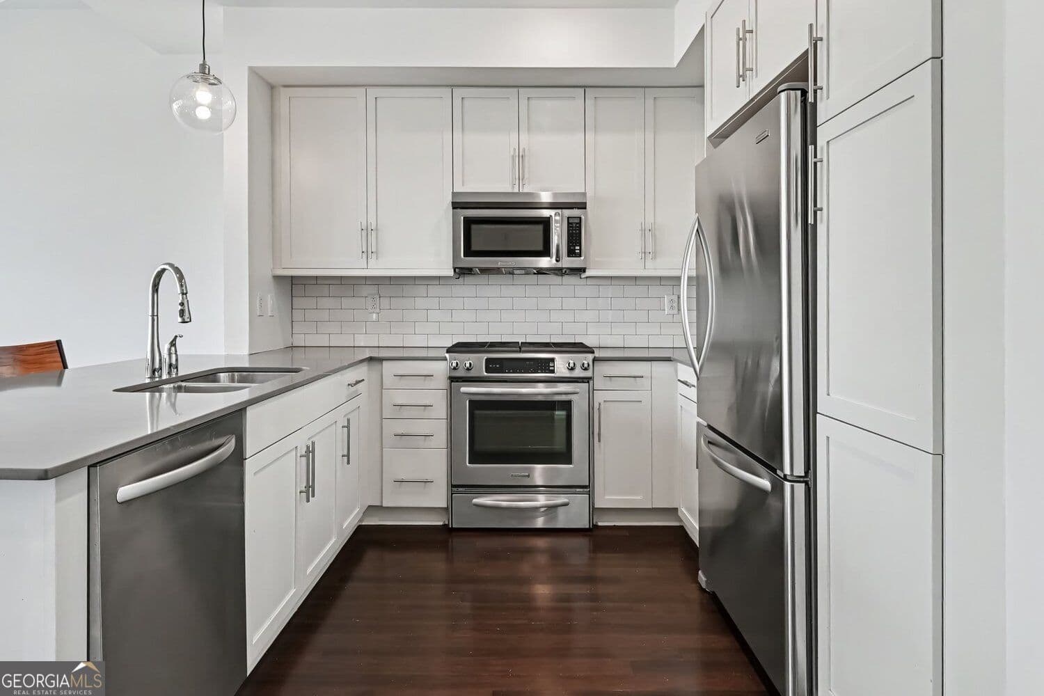 1 bedroom, 1 bathroom, 980 sq ft condominium for sale at 1100 Howell Mill Road 716, Atlanta, GA 30318 — photo 2