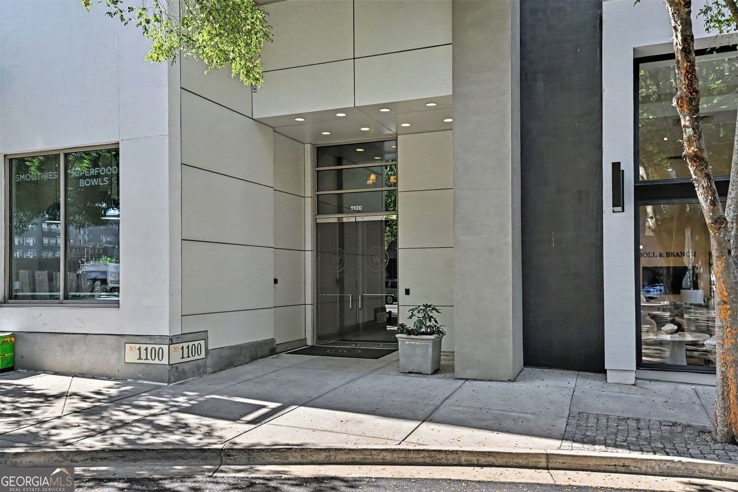 1 bedroom, 1 bathroom, 980 sq ft condominium for sale at 1100 Howell Mill Road 716, Atlanta, GA 30318 — photo 9