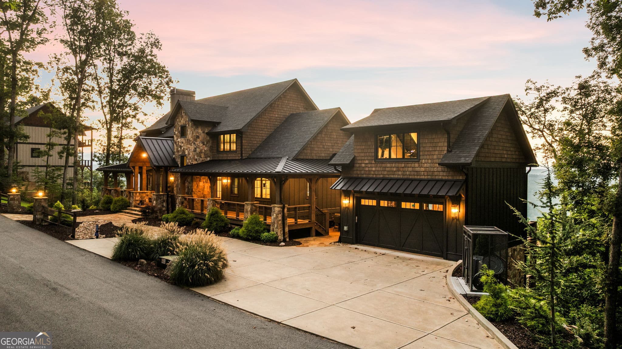 6 bedroom, 7 bathroom, 6,801 sq ft cabin,single family residence for sale at 684 Overlook Drive, Blue Ridge, GA 30513 — photo 10