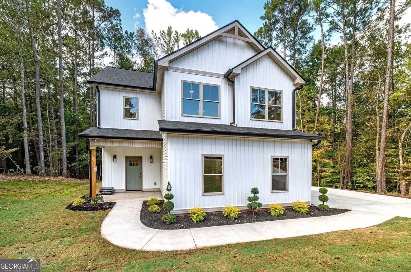 4 bedroom, 2.5 bathroom, 1,809 sq ft single family residence for sale at 135 Hummingbird Drive, Monticello, GA 31064