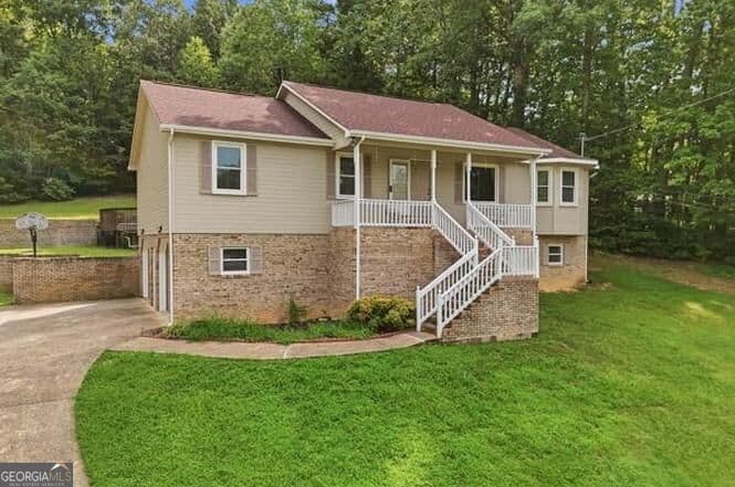 3 bedroom, 2 bathroom, 1,696 sq ft single family residence for sale at 5008 Boynton Drive, Ringgold, GA 30736 — photo 2