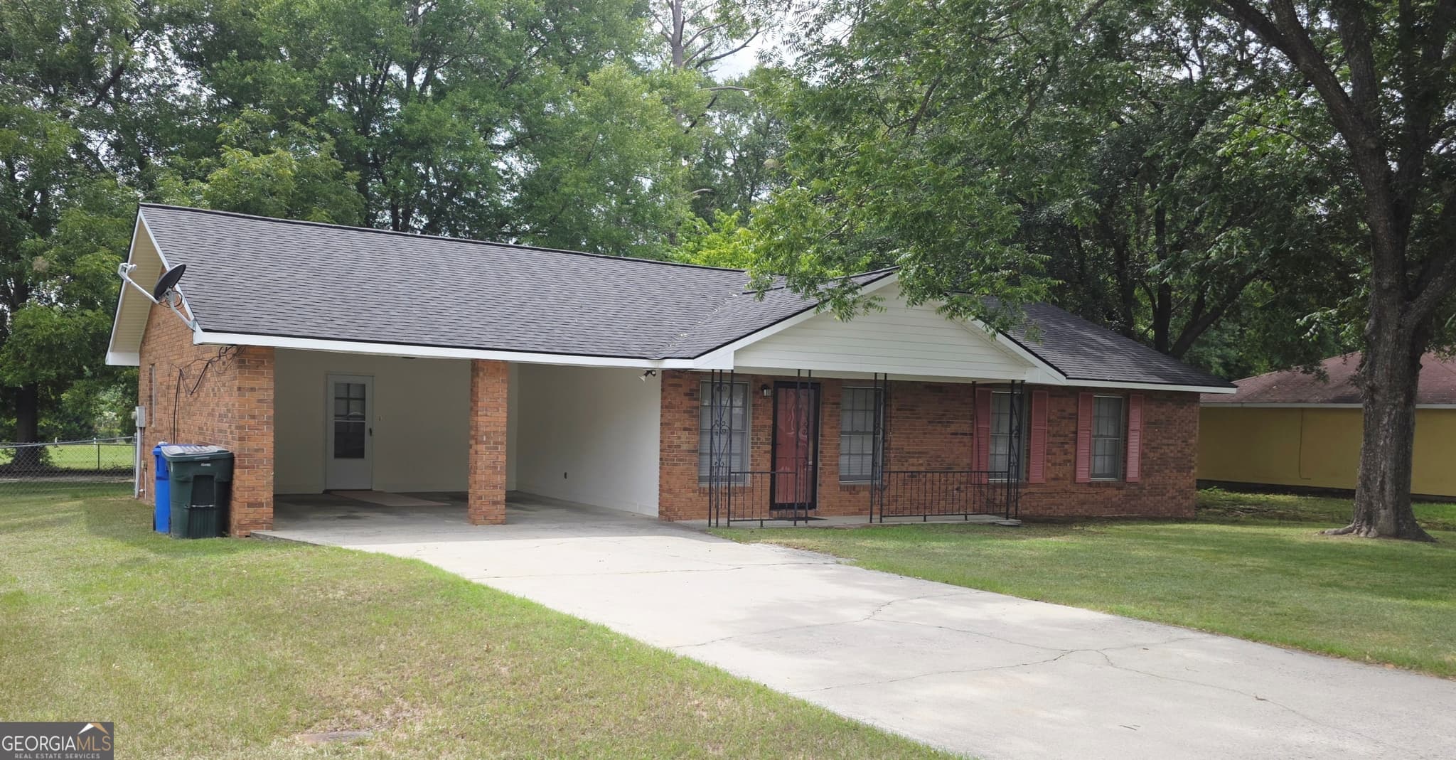 3 bedroom, 2 bathroom, 1,491 sq ft single family residence for sale at 1308 Jeffrey Drive, Dublin, GA 31021 — photo 2