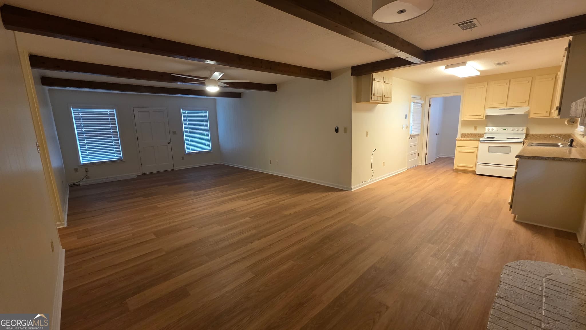 3 bedroom, 2 bathroom, 1,491 sq ft single family residence for sale at 1308 Jeffrey Drive, Dublin, GA 31021 — photo 5