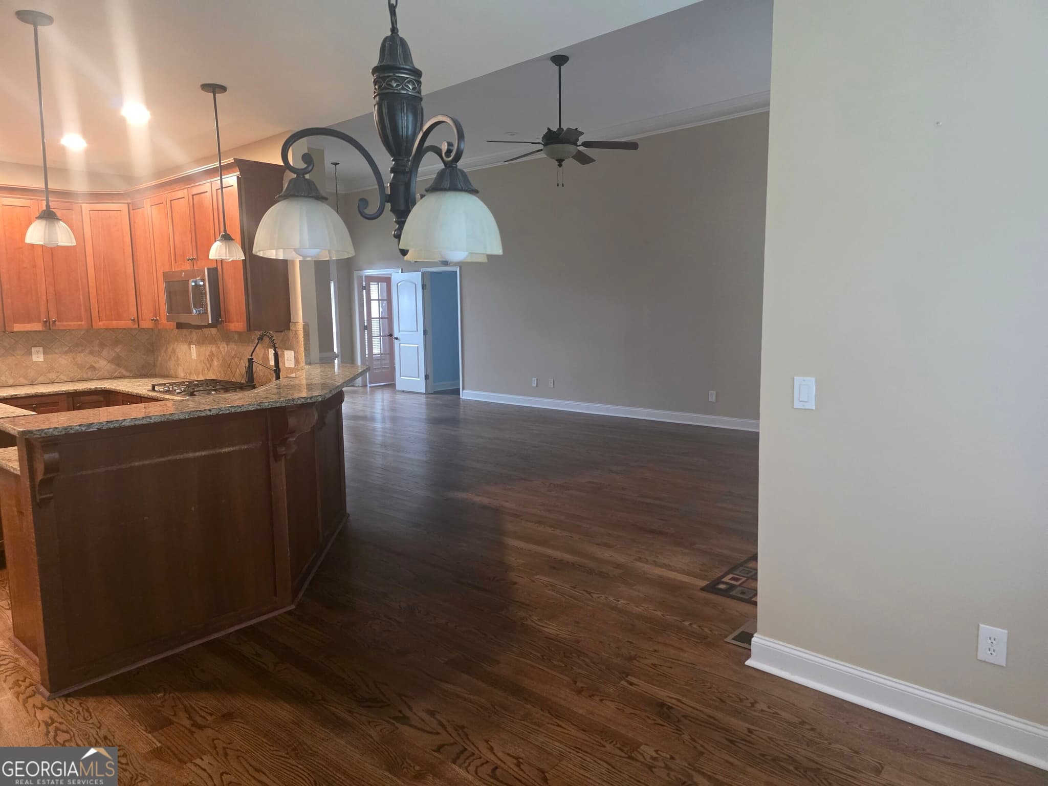 5 bedroom, 3.5 bathroom, 3,517 sq ft single family residence for rent at 332 Thistlewood Run, Mcdonough, GA 30252 for $3,400 a month — photo 6