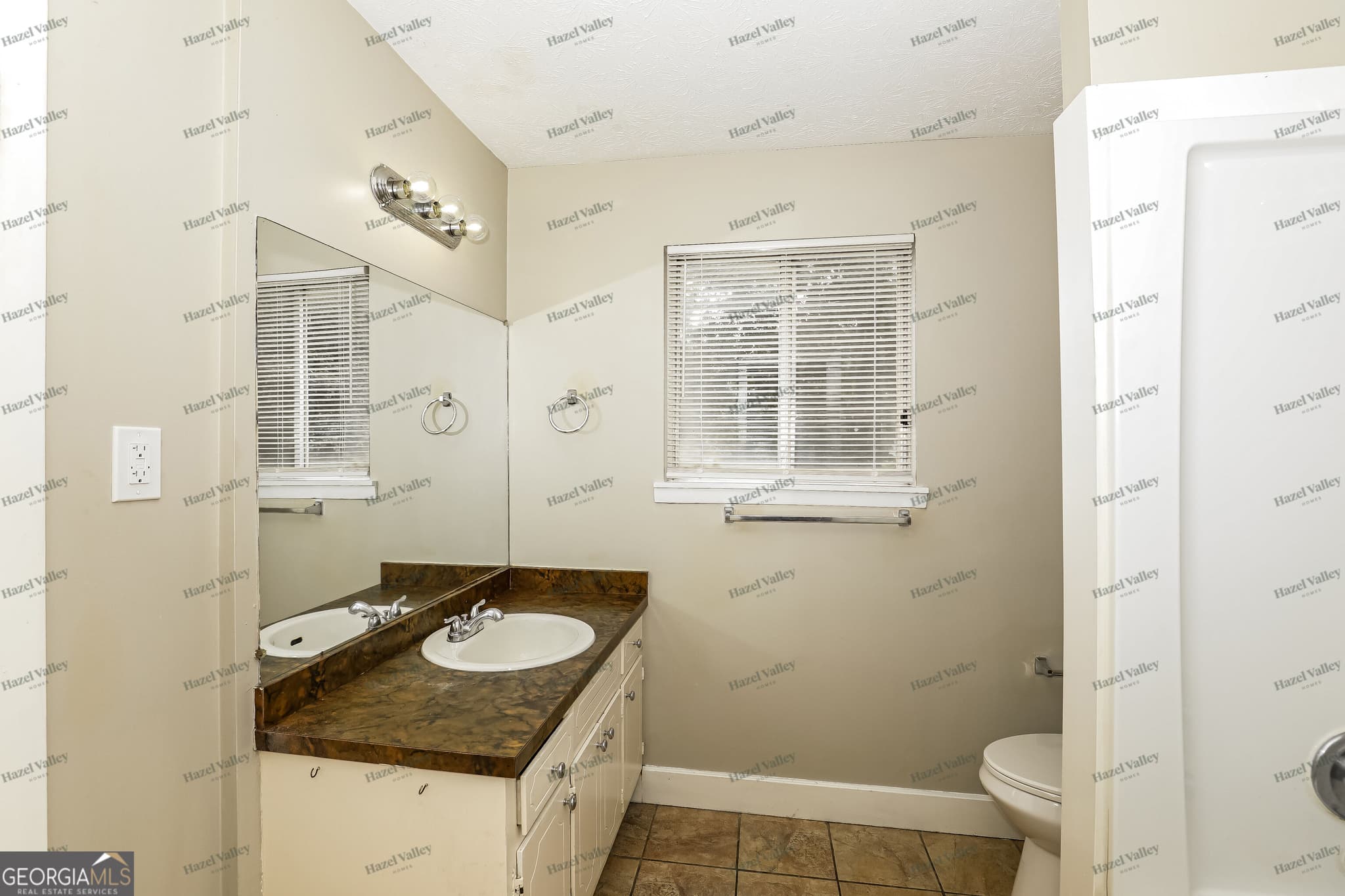 3 bedroom, 1.5 bathroom, 1,064 sq ft single family residence for rent at 18 Avalon Way, Riverdale, GA 30274 for $1,495 a month — photo 3
