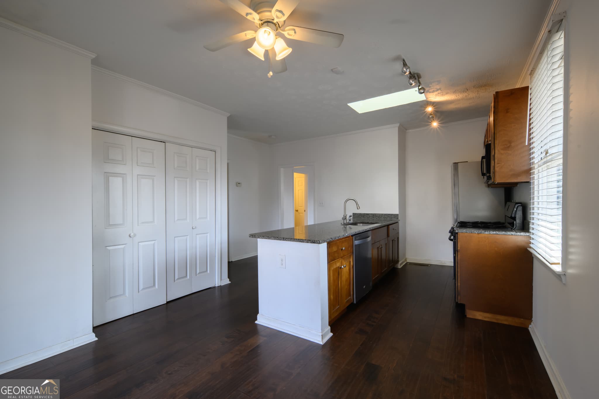 2 bedroom, 2 bathroom, 946 sq ft single family residence for sale at 2881 PARROTT Avenue, Atlanta, GA 30318 — photo 10