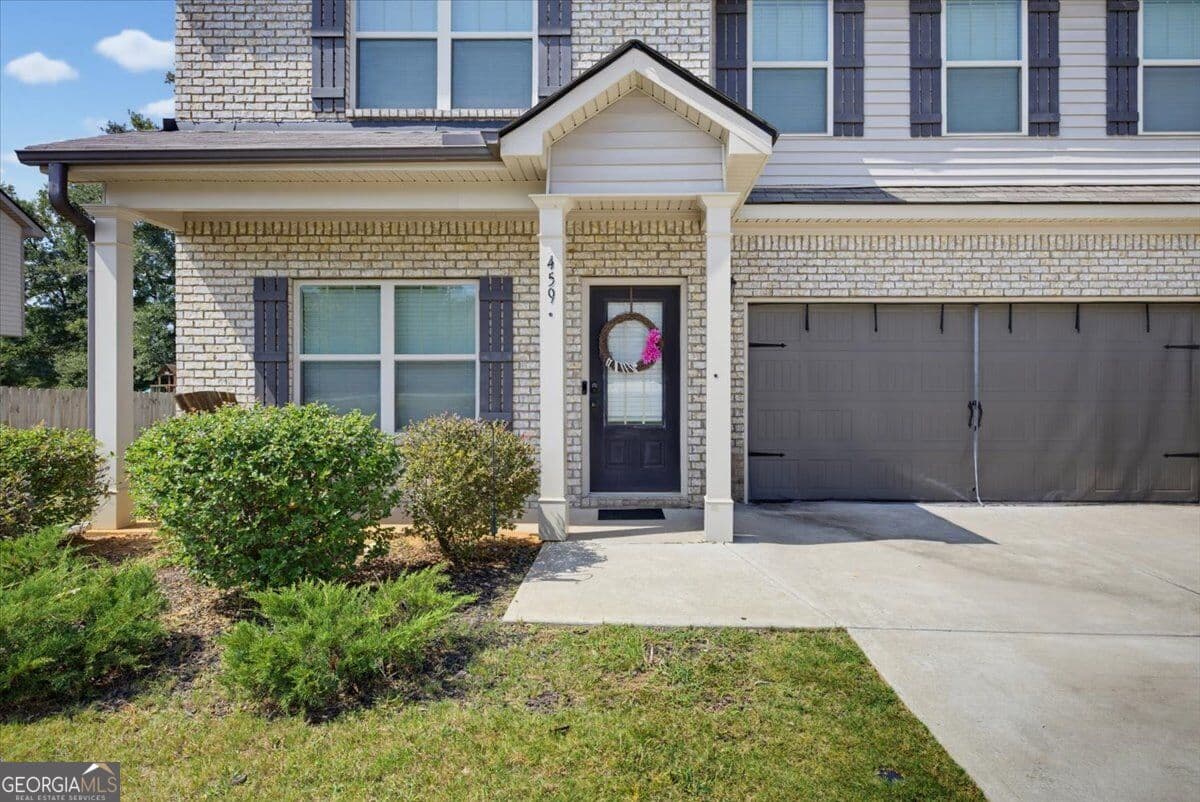 4 bedroom, 2.5 bathroom, 2,253 sq ft single family residence for rent at 459 Stane Brook Court, Jackson, GA 30233 for $2,200 a month — photo 4