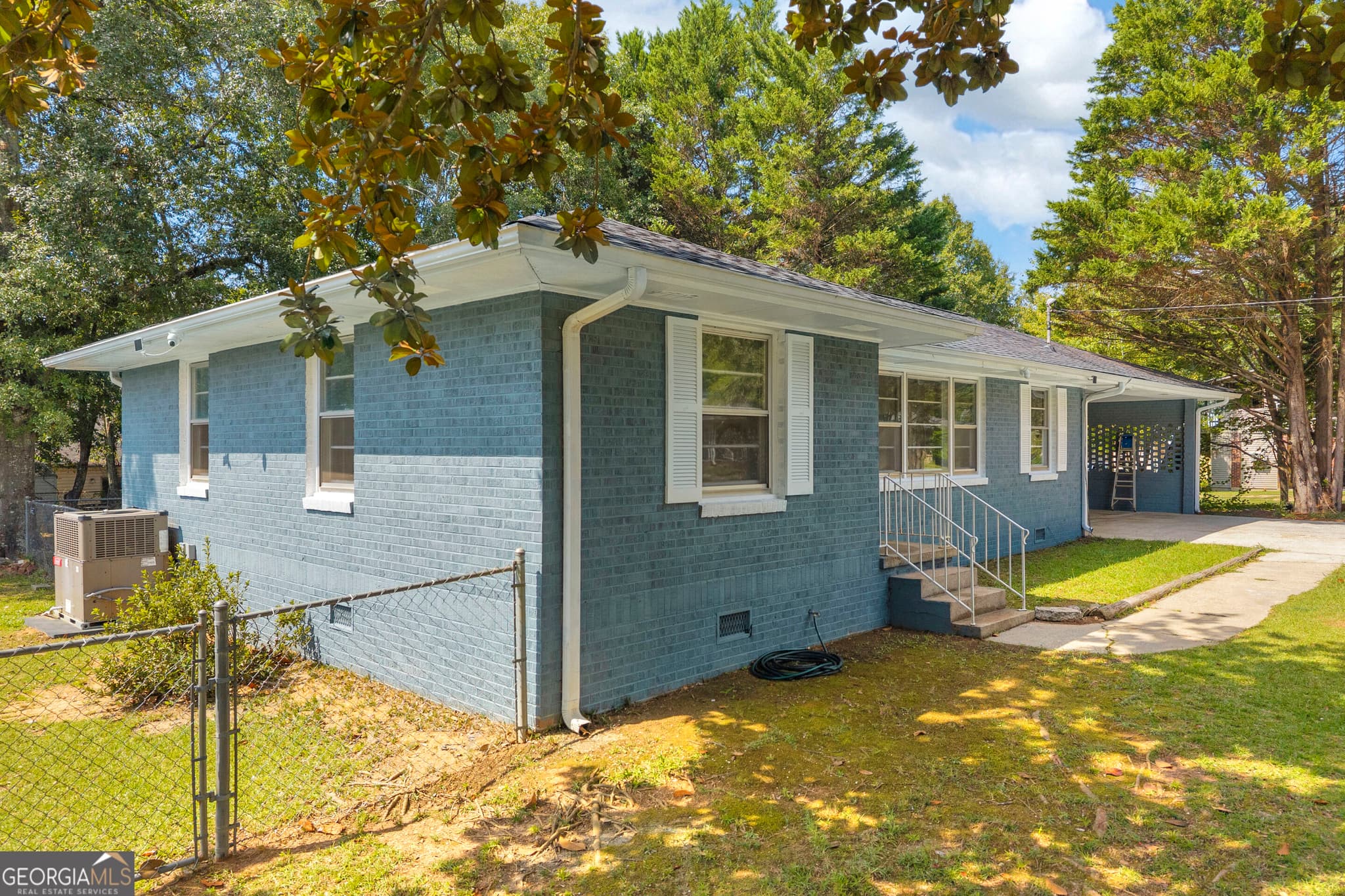3 bedroom, 1 bathroom, 1,131 sq ft single family residence for sale at 312 Hilltop Lane, Toccoa, GA 30577 — photo 3