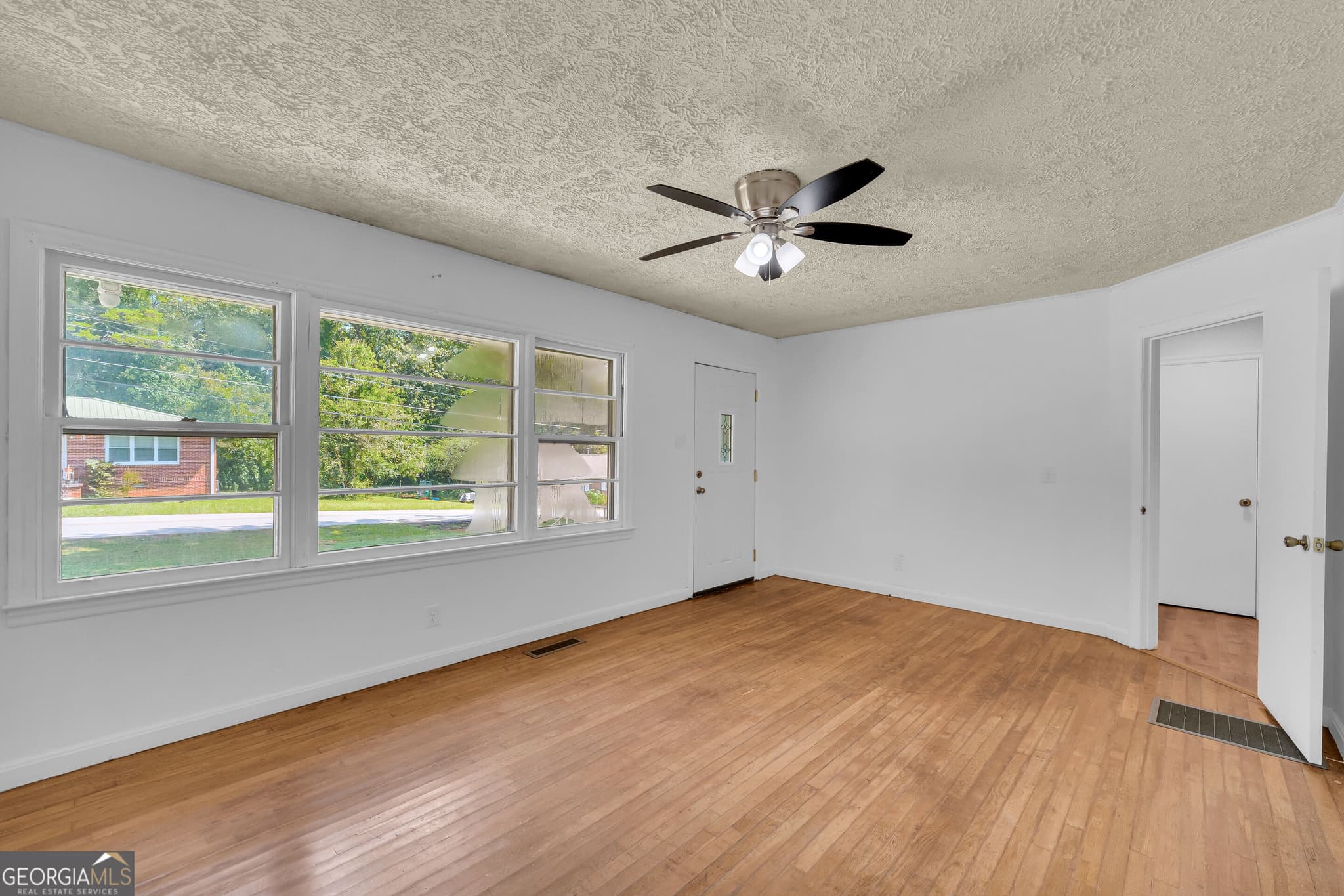 3 bedroom, 1 bathroom, 1,131 sq ft single family residence for sale at 312 Hilltop Lane, Toccoa, GA 30577 — photo 9