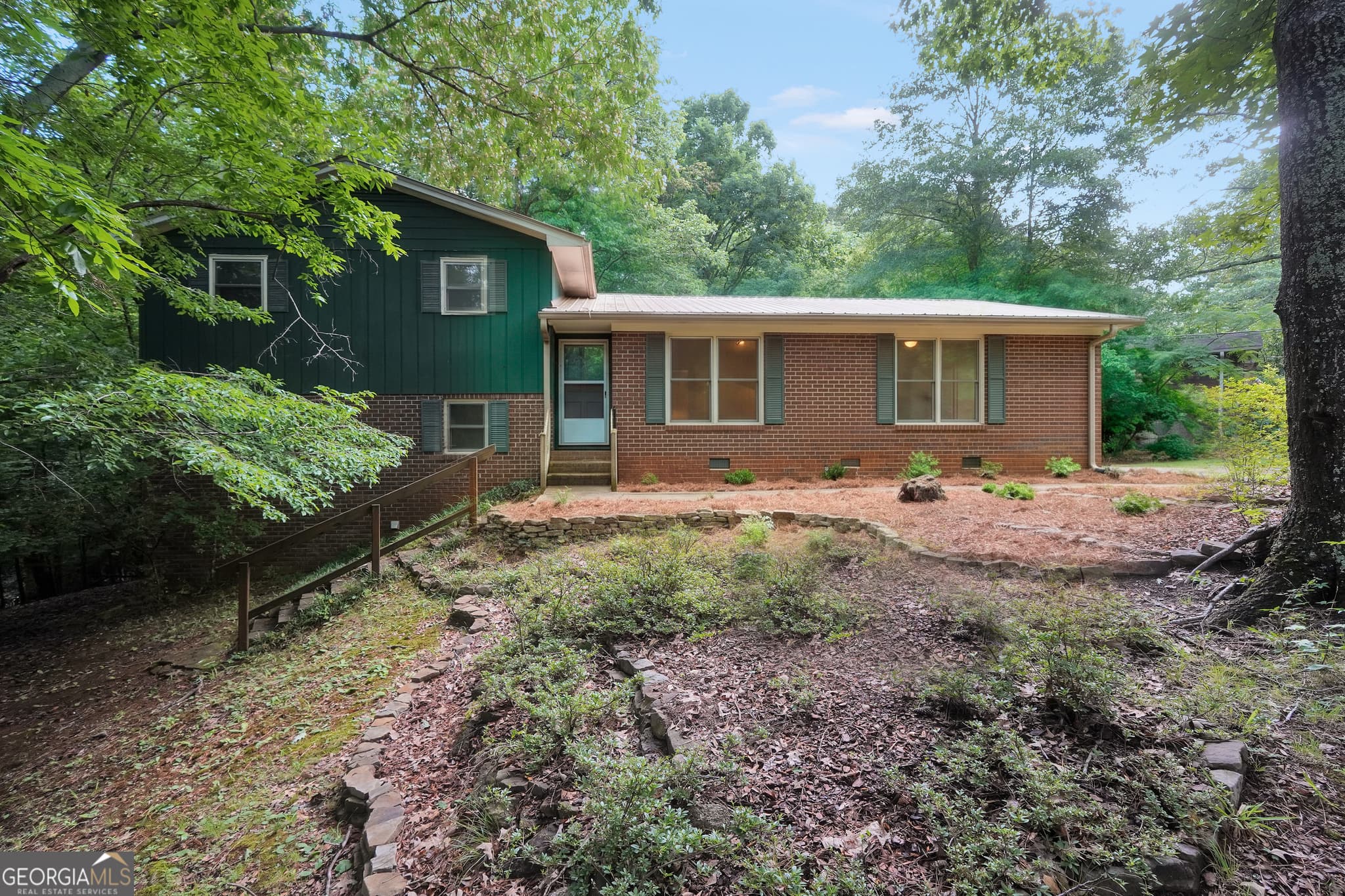 4 bedroom, 3 bathroom, 2,074 sq ft single family residence for sale at 315 Caldwell Circle, Athens, GA 30605 — photo 1 of 38