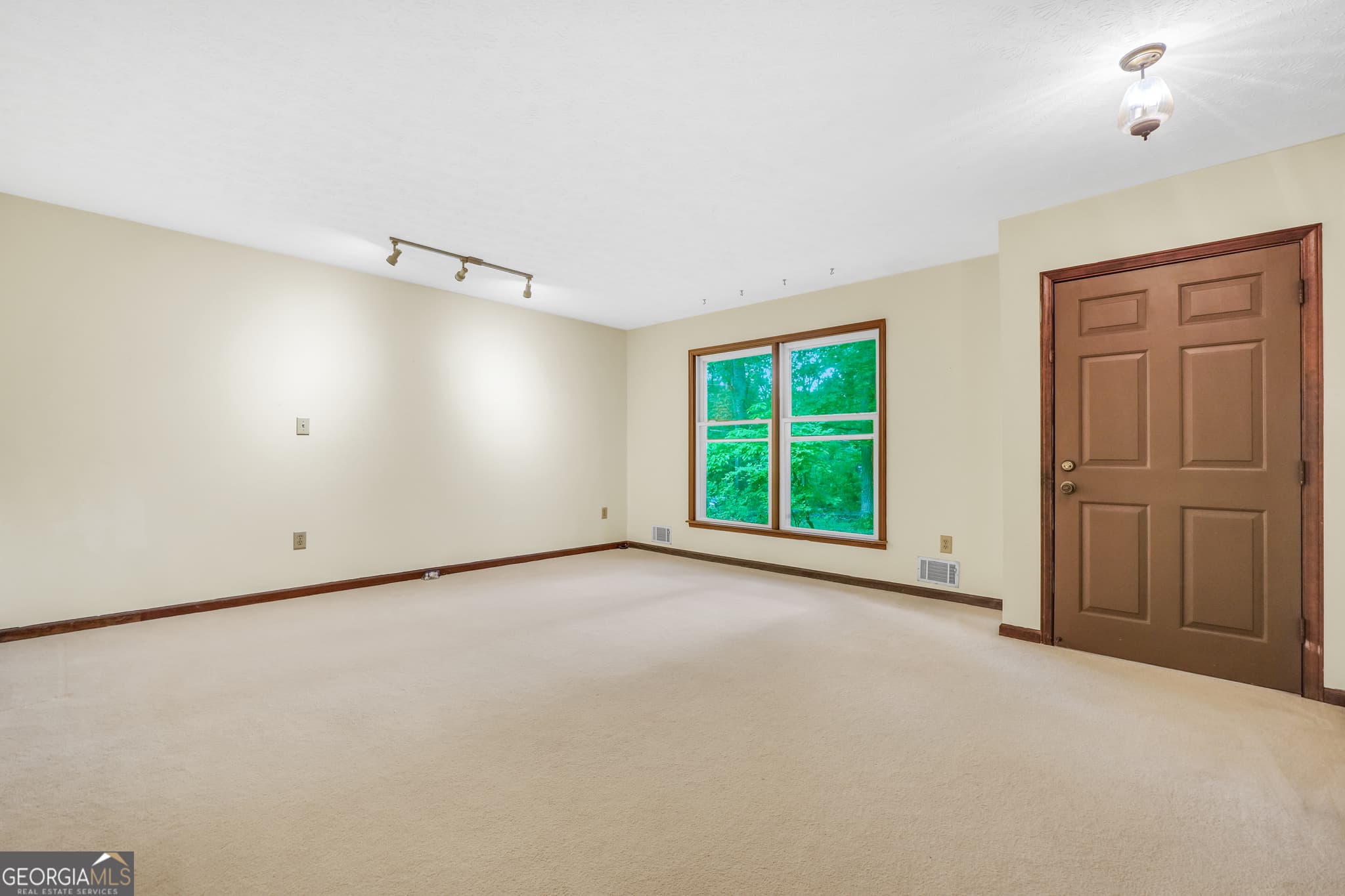 4 bedroom, 3 bathroom, 2,074 sq ft single family residence for sale at 315 Caldwell Circle, Athens, GA 30605 — photo 9