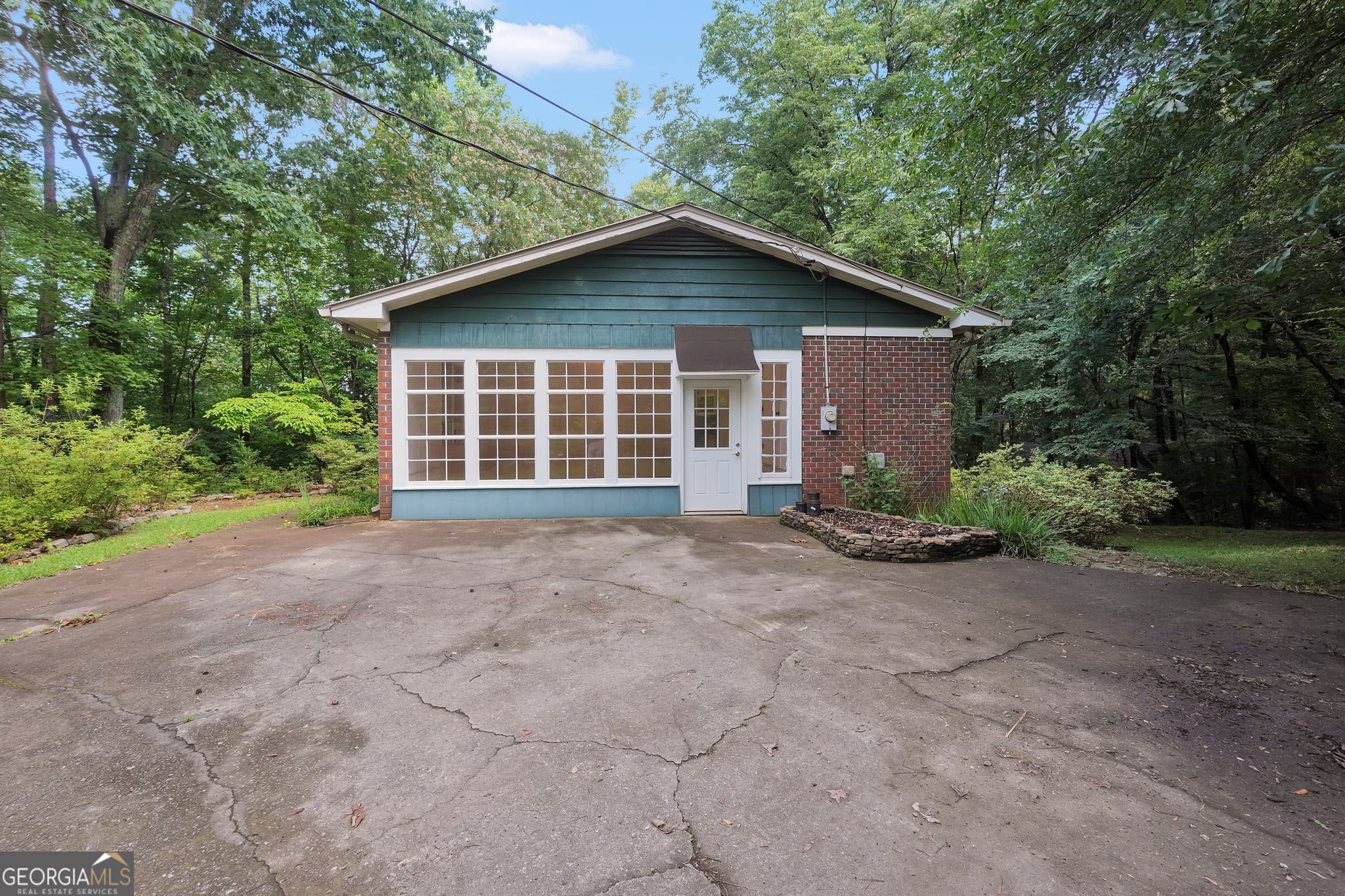 4 bedroom, 3 bathroom, 2,074 sq ft single family residence for sale at 315 Caldwell Circle, Athens, GA 30605 — photo 4